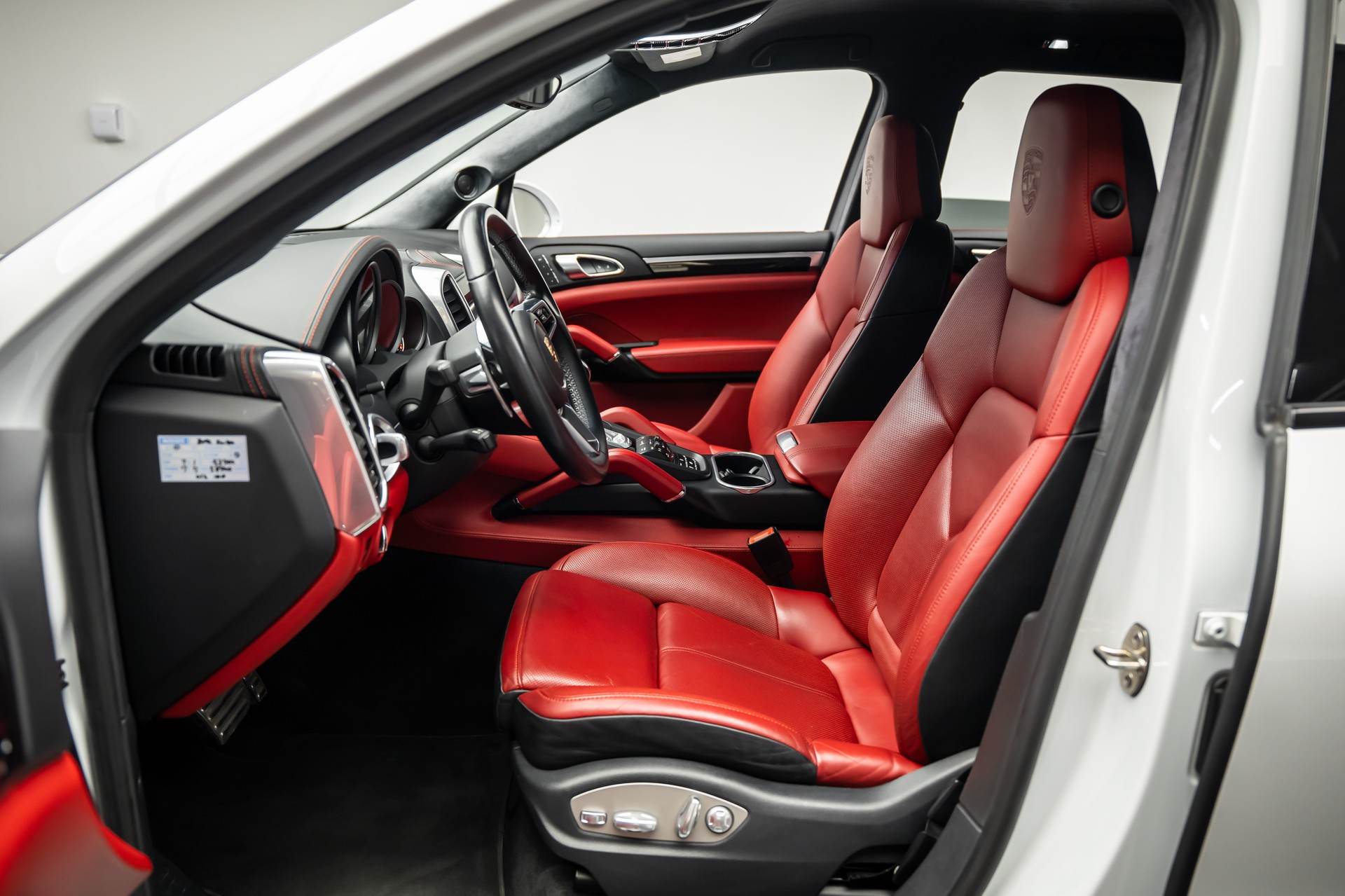 PORSCHE CAYENNE GTS * FRISCH AB SERVICE * FRISCH AB MFK * LEASING AB 443.- *-image-11