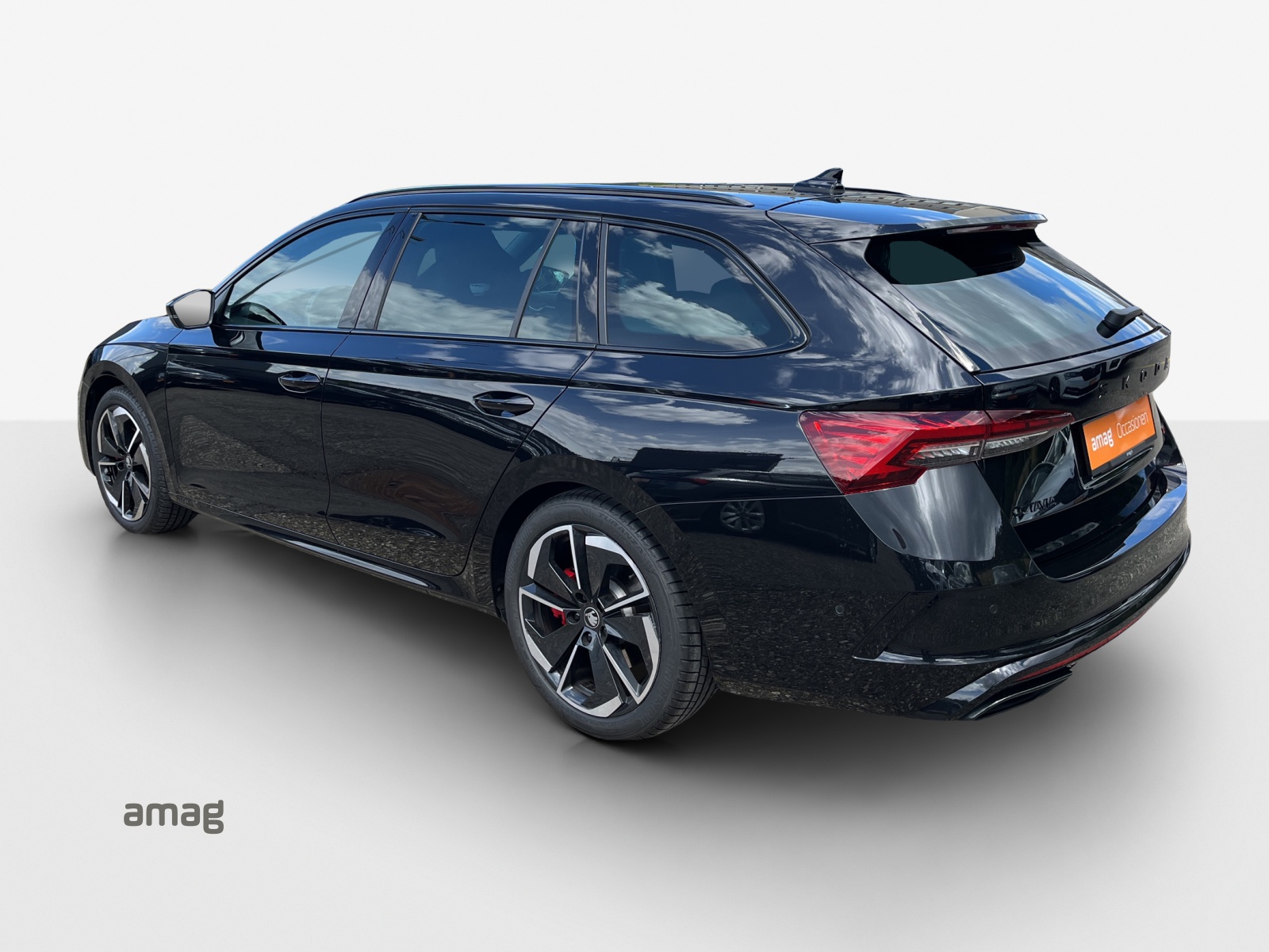 SKODA Octavia Combi 2.0 TSI DSG RS-image-2