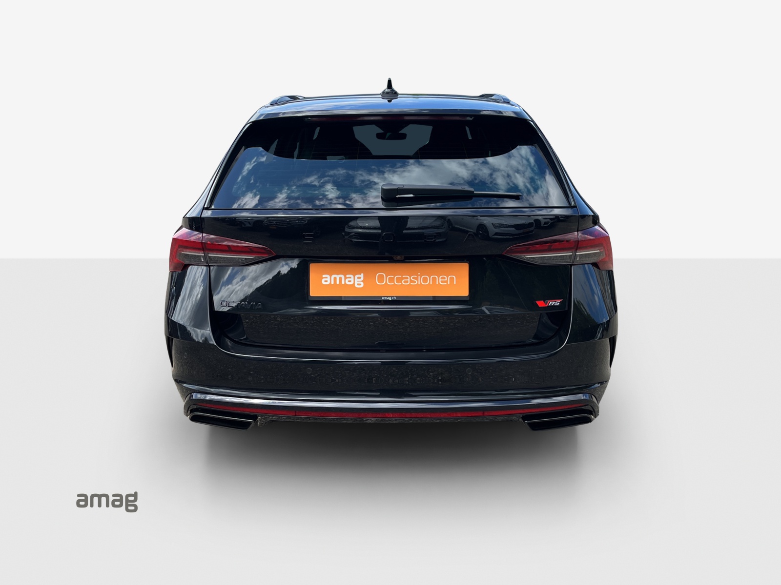 SKODA Octavia Combi 2.0 TSI DSG RS-image-3