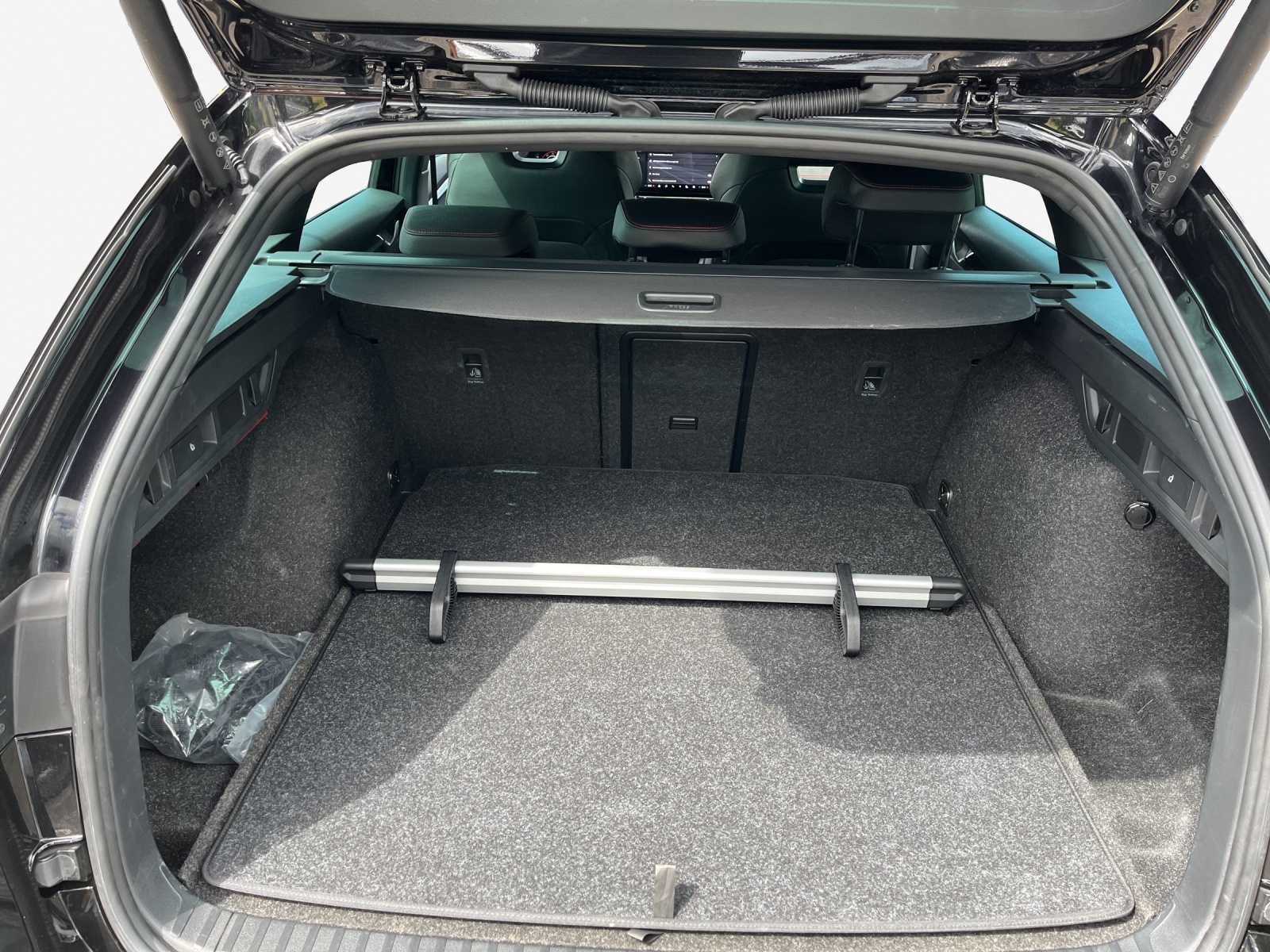 SKODA Octavia Combi 2.0 TSI DSG RS-image-12