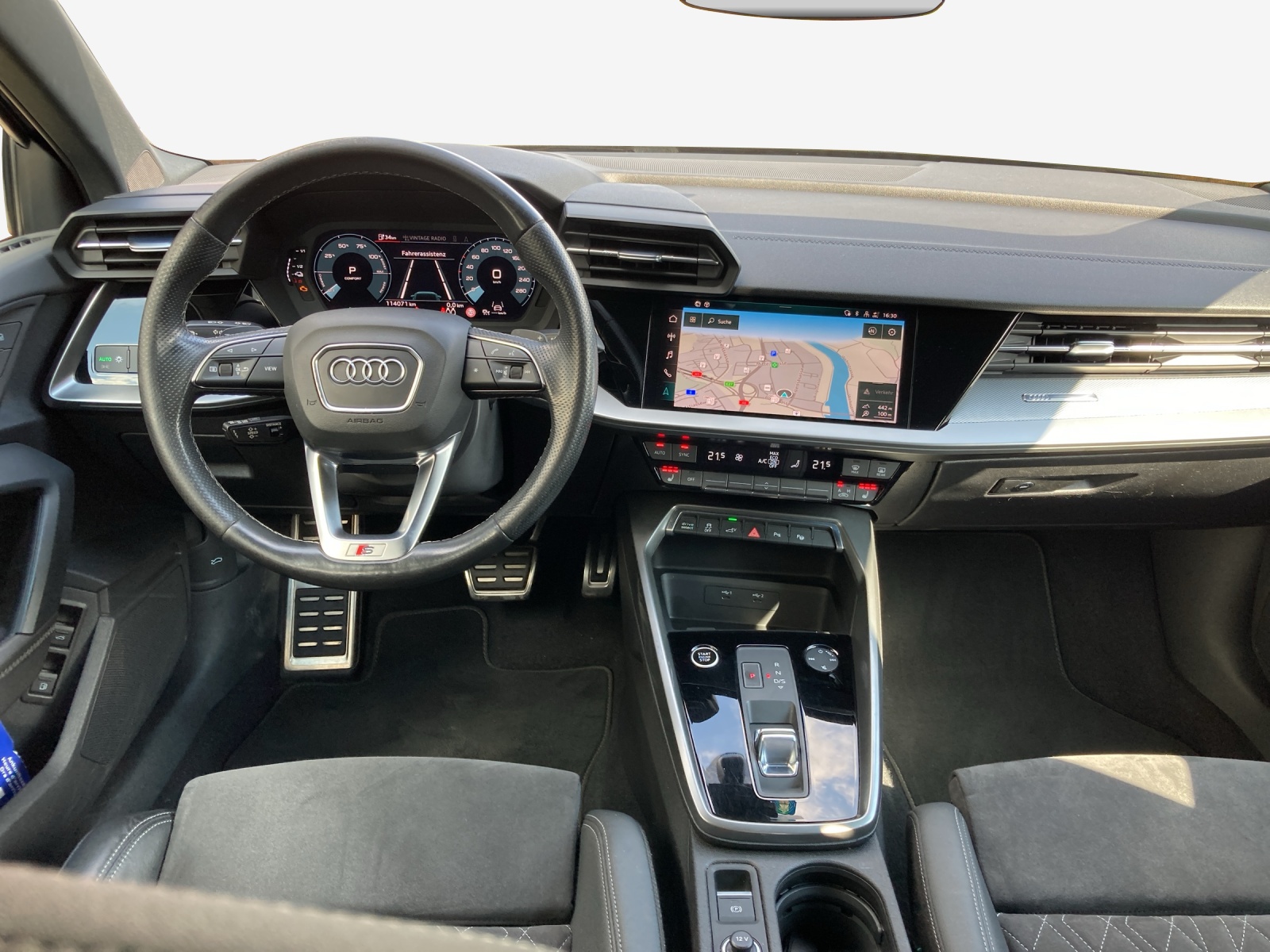 AUDI A3 Sportback 40 TFSI e S line S-tronic-image-11