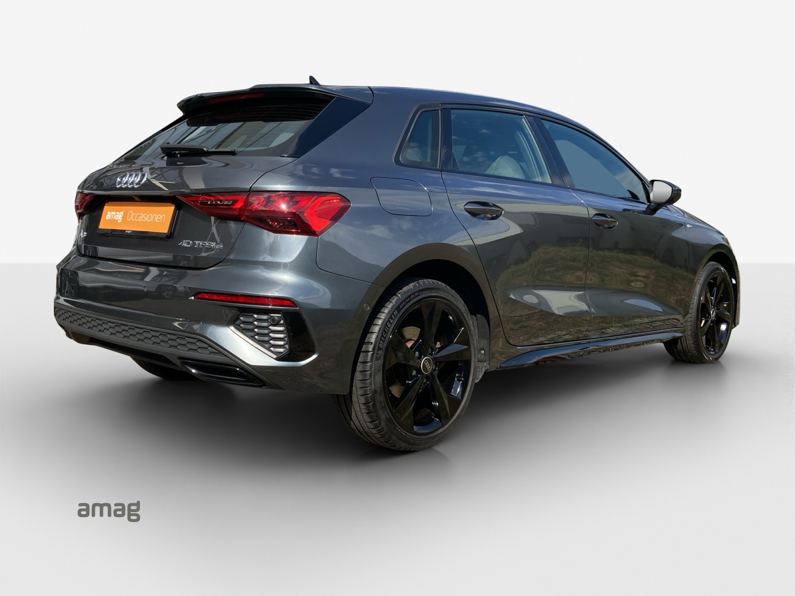 AUDI A3 Sportback 40 TFSI e S line S-tronic-image-4