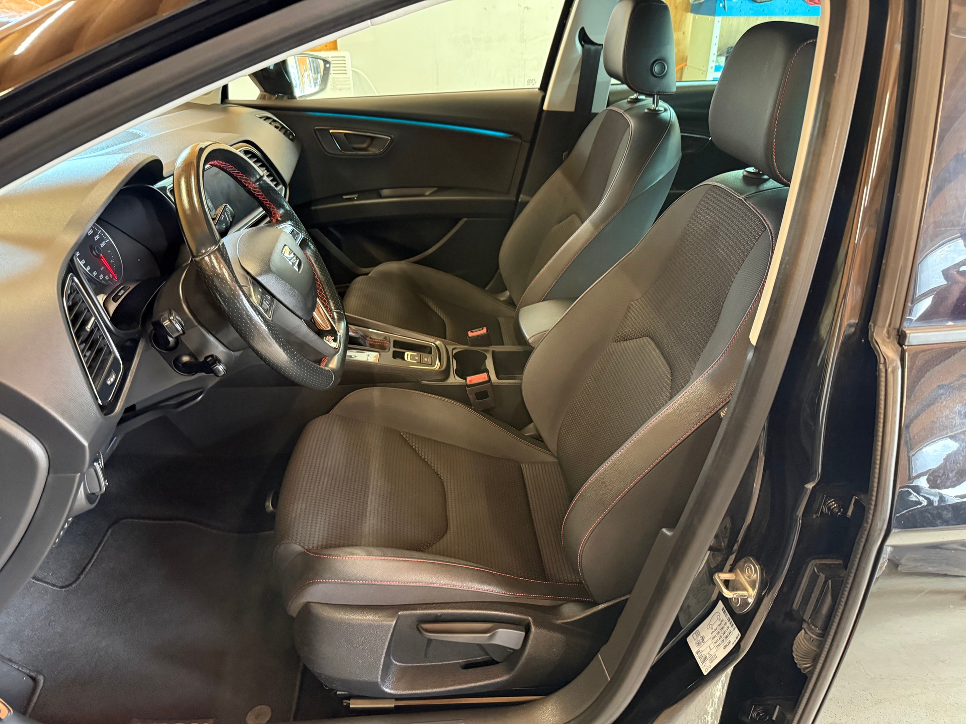 SEAT Leon ST 2.0 TDI SWISS FR DSG-image-6