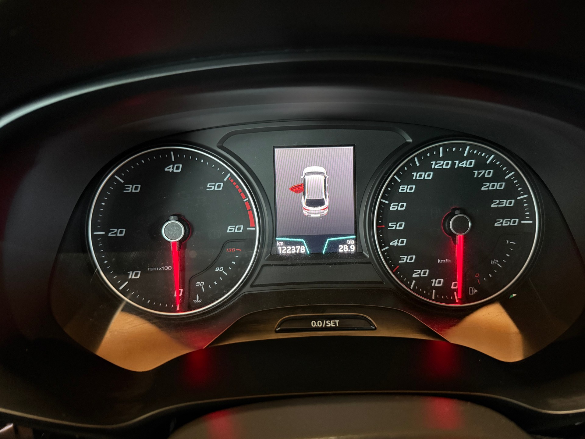 SEAT Leon ST 2.0 TDI SWISS FR DSG-image-10