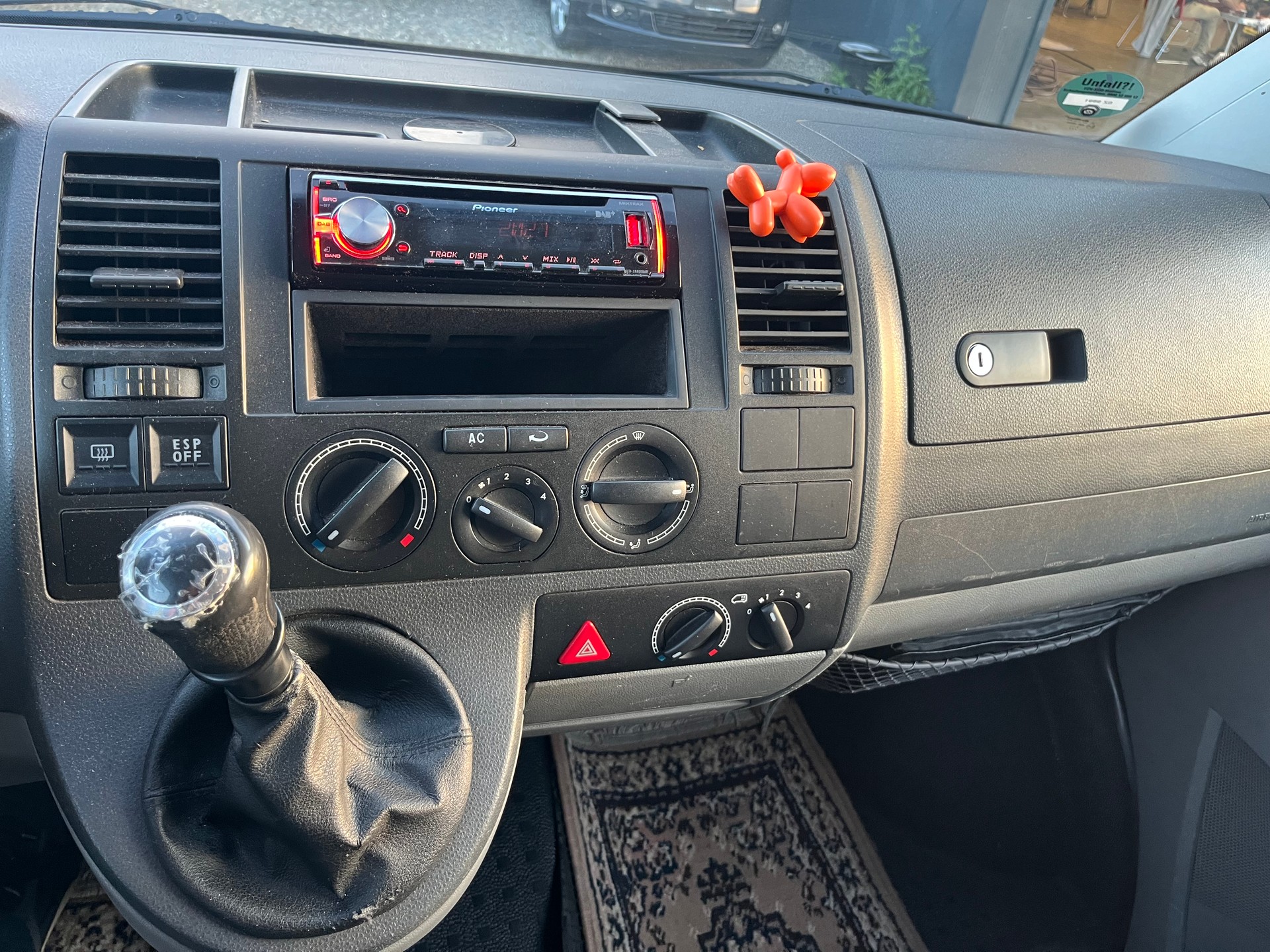 VW T5 Caravelle Trend 2.5TDI PD 4M-image-11