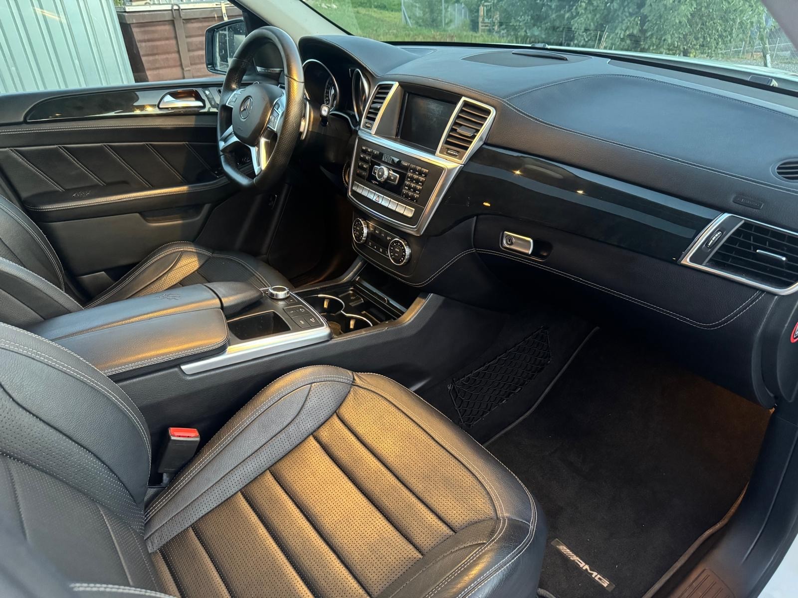MERCEDES-BENZ ML 63 AMG 4Matic Speedshift-image-9