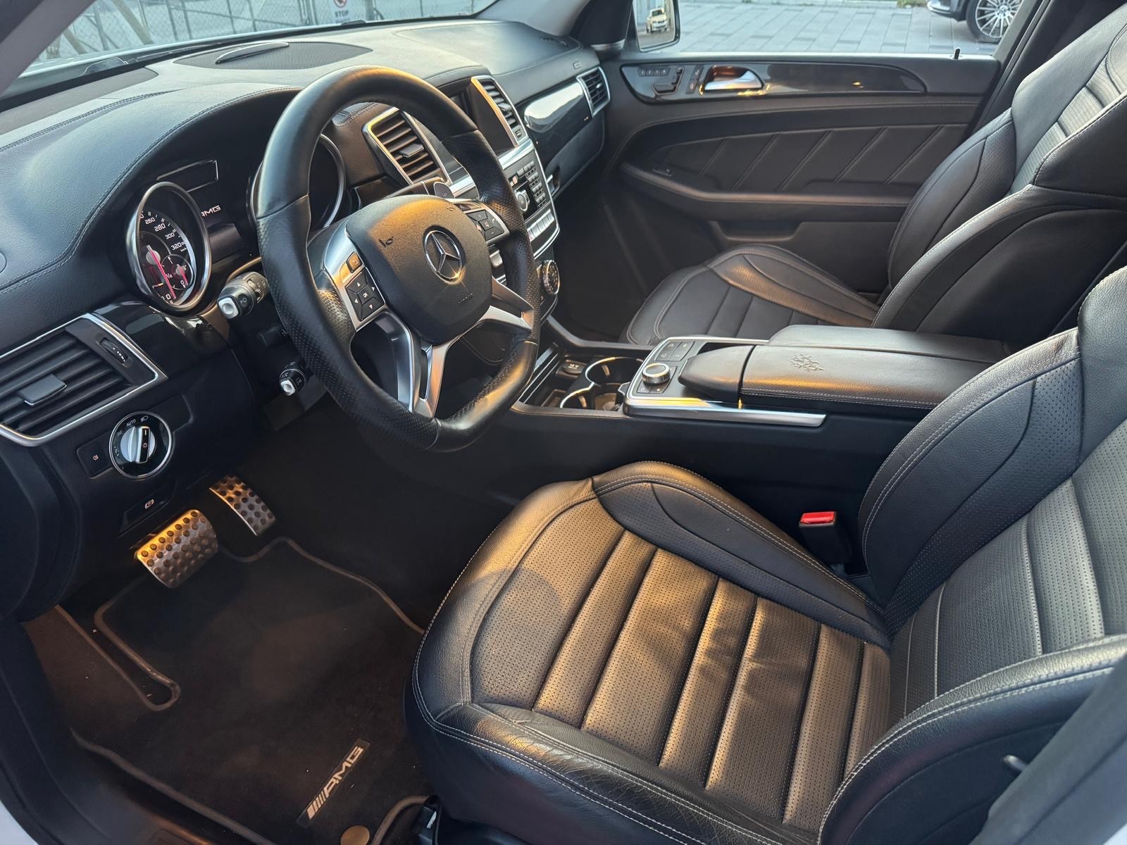 MERCEDES-BENZ ML 63 AMG 4Matic Speedshift-image-8