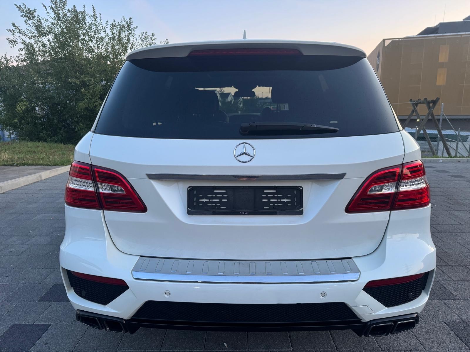 MERCEDES-BENZ ML 63 AMG 4Matic Speedshift-image-2