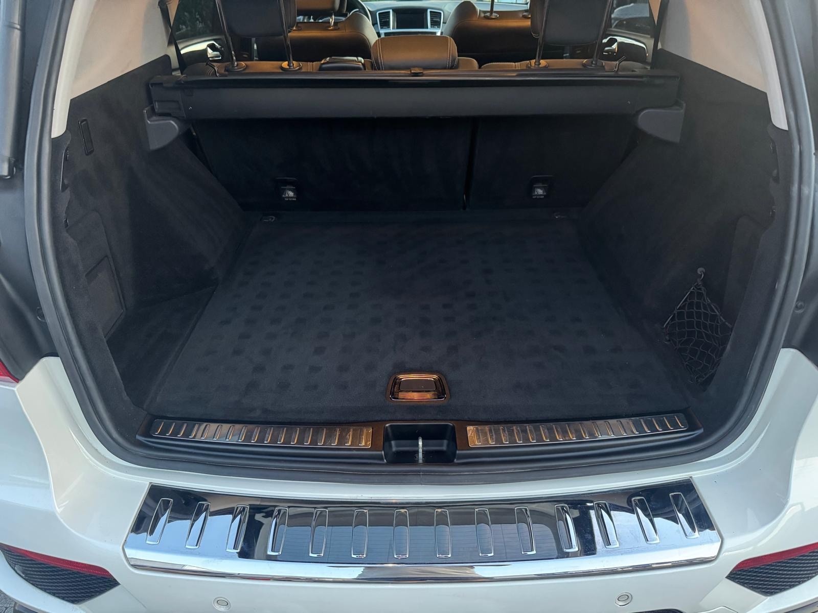MERCEDES-BENZ ML 63 AMG 4Matic Speedshift-image-11