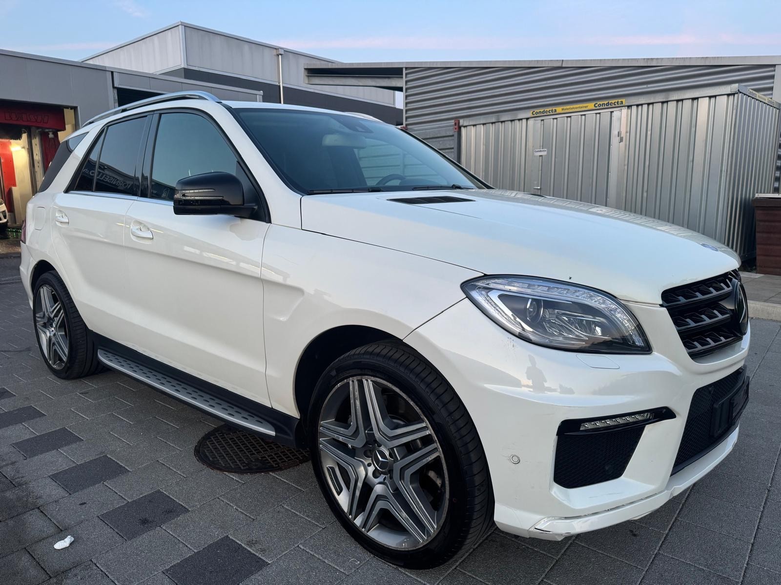 MERCEDES-BENZ ML 63 AMG 4Matic Speedshift-image-5