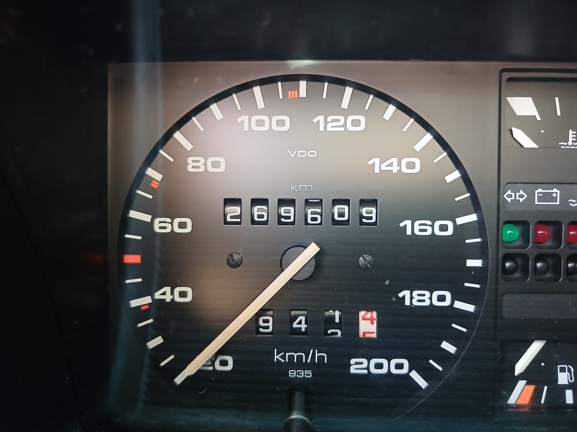VW Golf 1600 CL-image-8