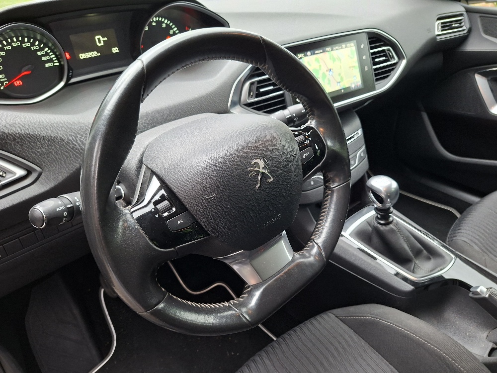 PEUGEOT 308-image-4