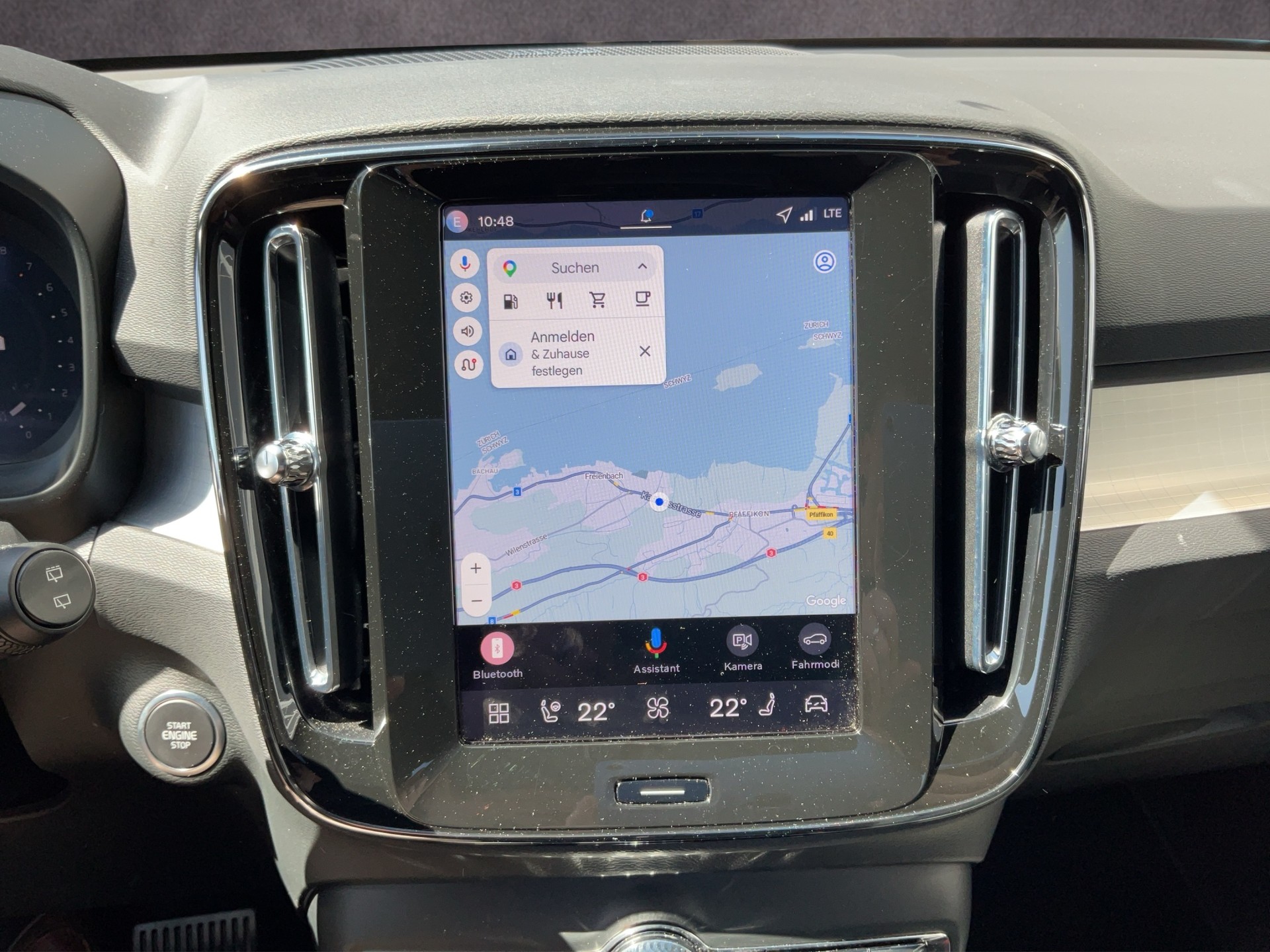 VOLVO XC40 2.0 B3 Mild-Hybrid Plus Dark-image-15
