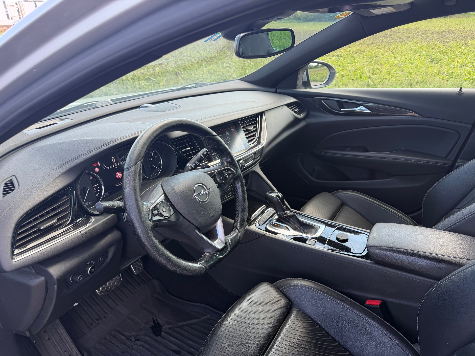 OPEL Insignia 2.0 BiDTI Sports Tourer GSI 4WD Auto-image-11
