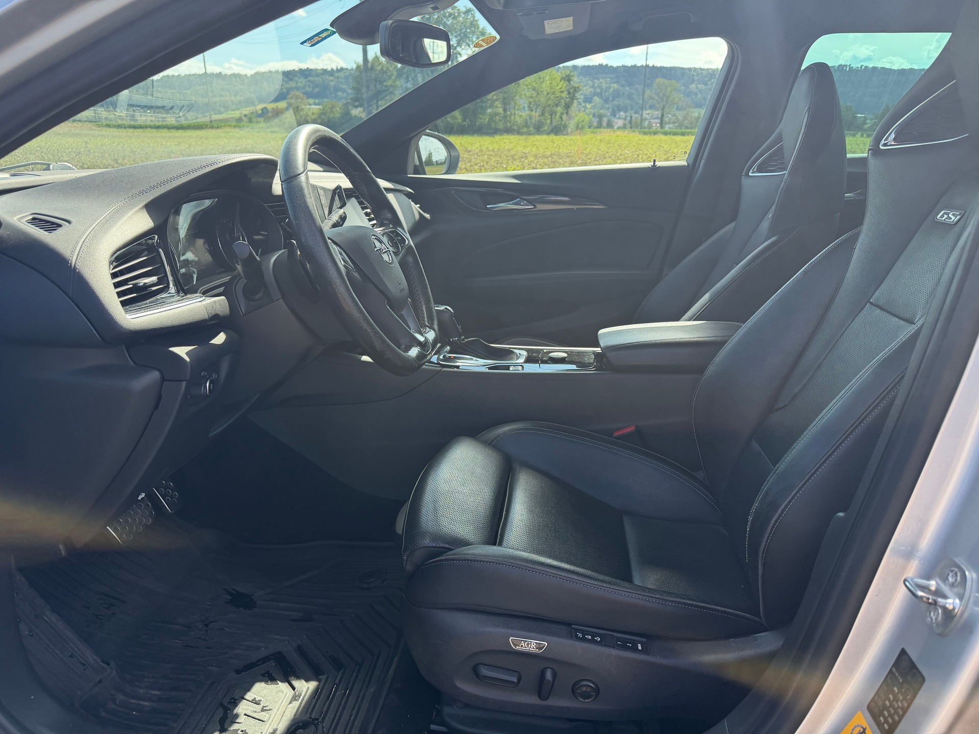 OPEL Insignia 2.0 BiDTI Sports Tourer GSI 4WD Auto-image-9