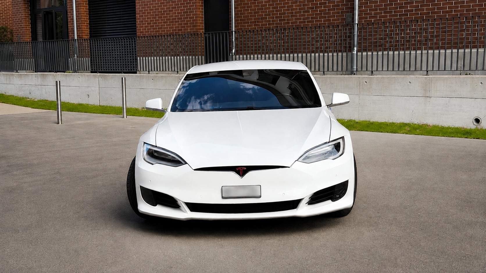 TESLA Model S 75 FREE SUPERCHARGER-image-1