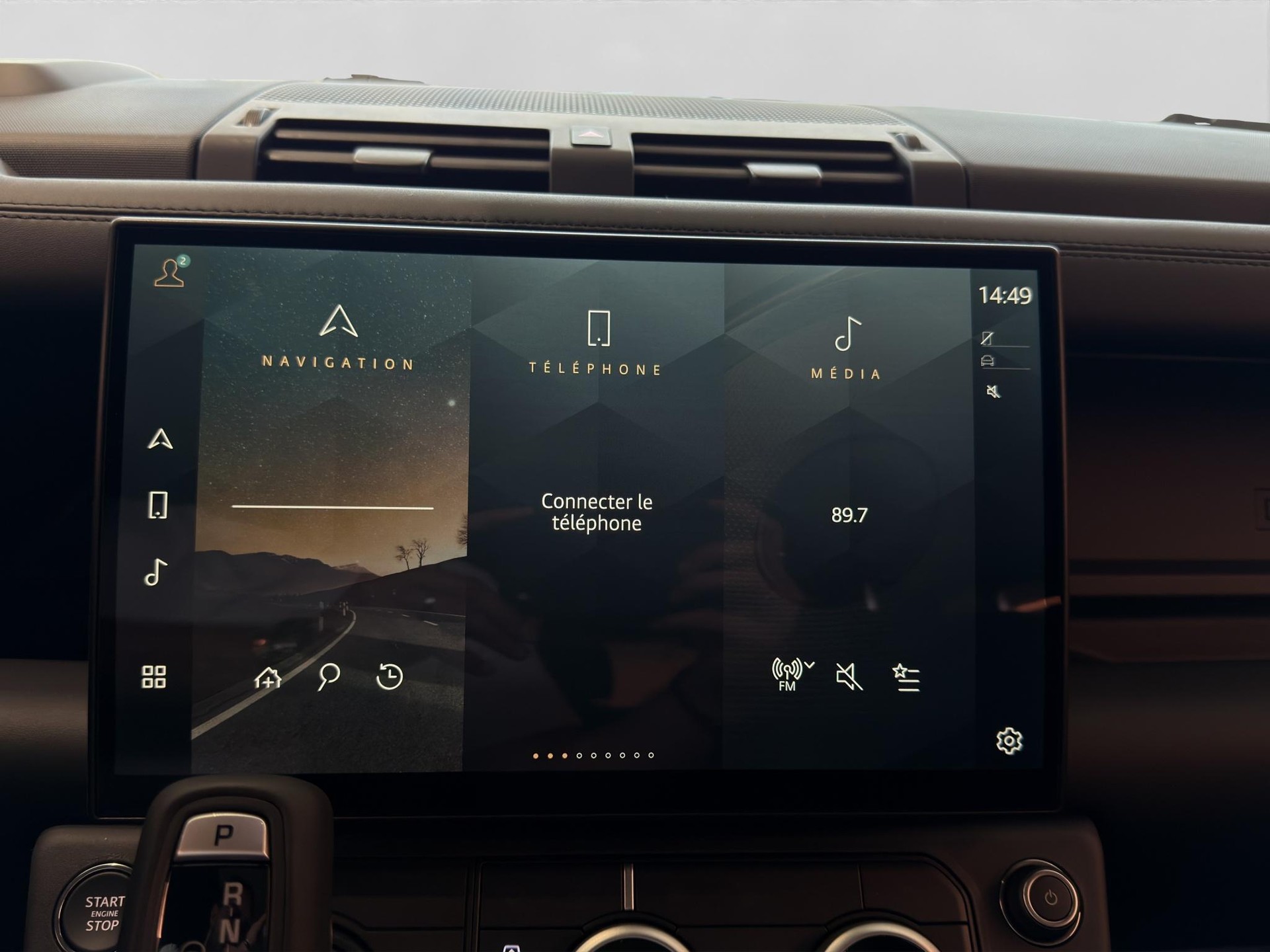 LAND ROVER Defender 110 3.0 D I6 350 X-Dynamic HSE-image-4