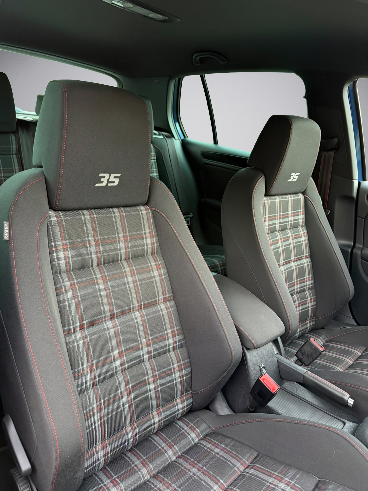 VW Golf 2.0 TSI GTI Edition 35 DSG-image-13
