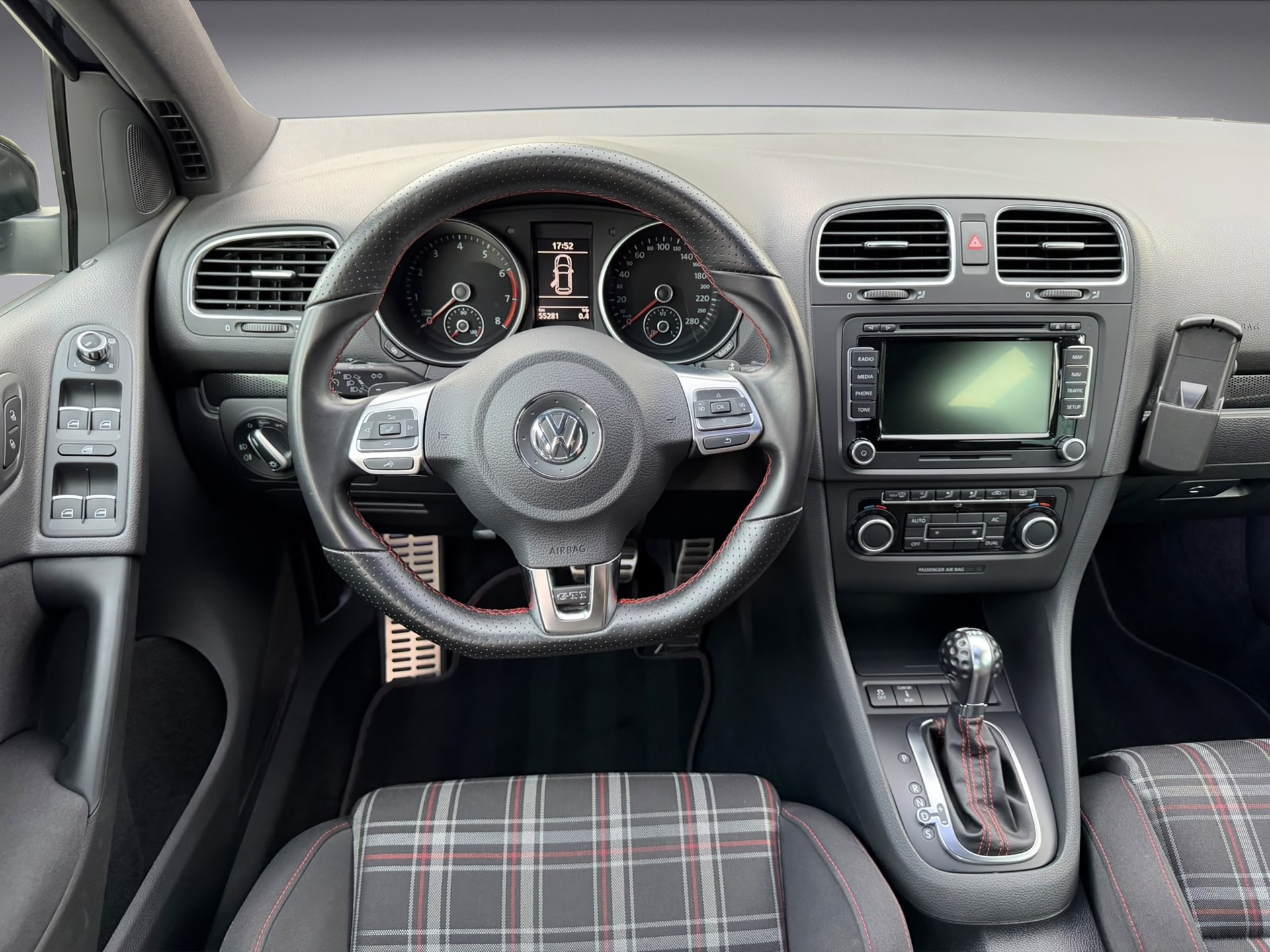 VW Golf 2.0 TSI GTI Edition 35 DSG-image-7