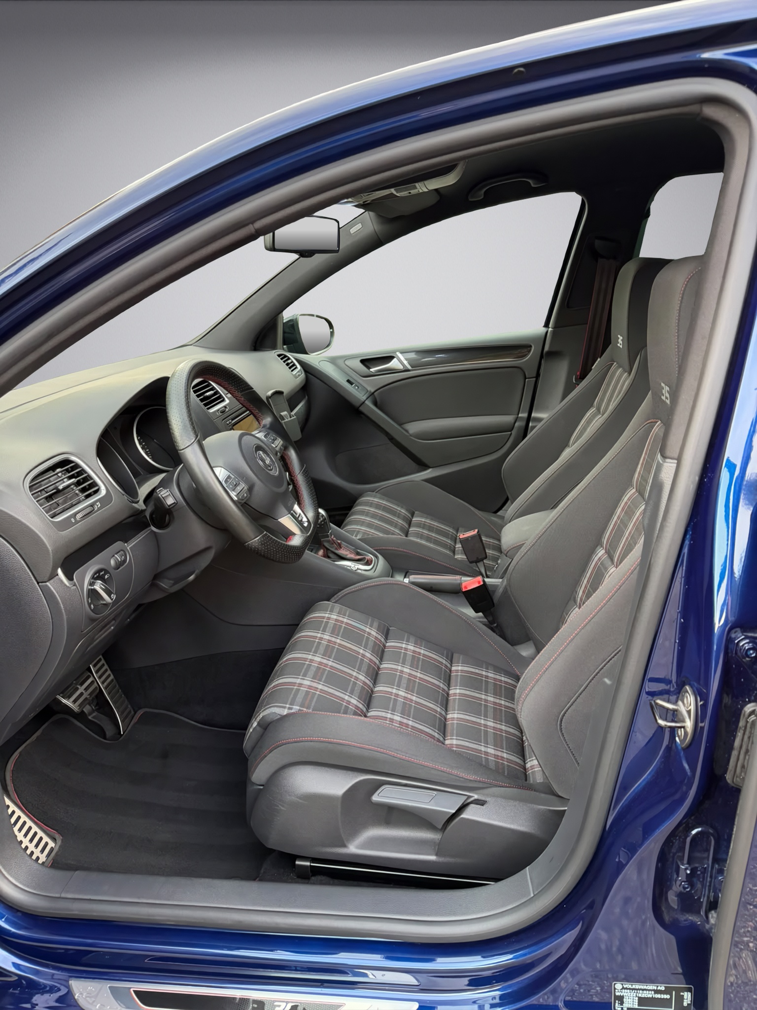 VW Golf 2.0 TSI GTI Edition 35 DSG-image-9