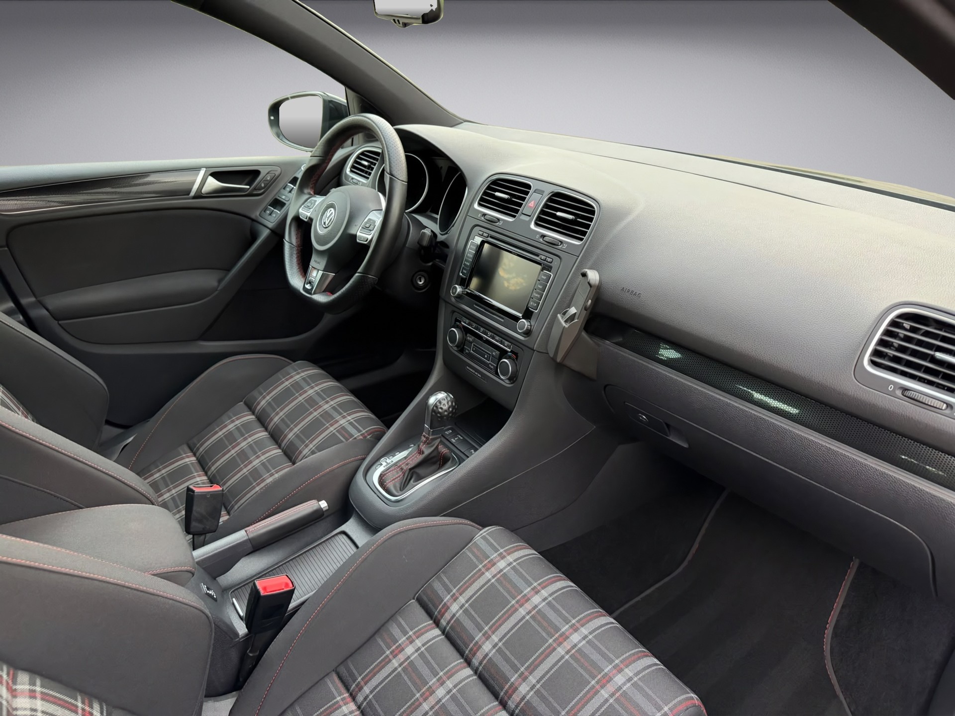 VW Golf 2.0 TSI GTI Edition 35 DSG-image-14