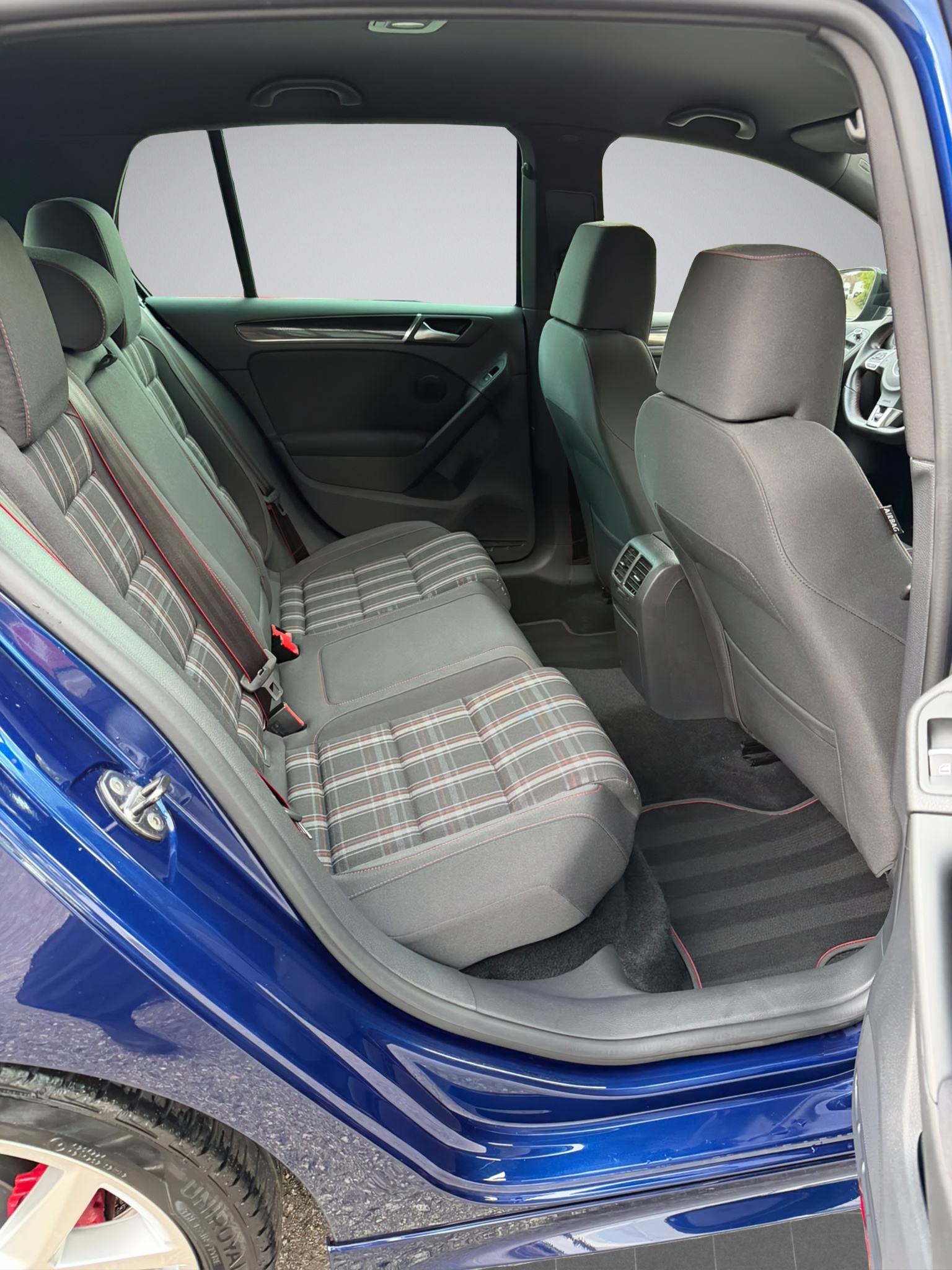 VW Golf 2.0 TSI GTI Edition 35 DSG-image-11
