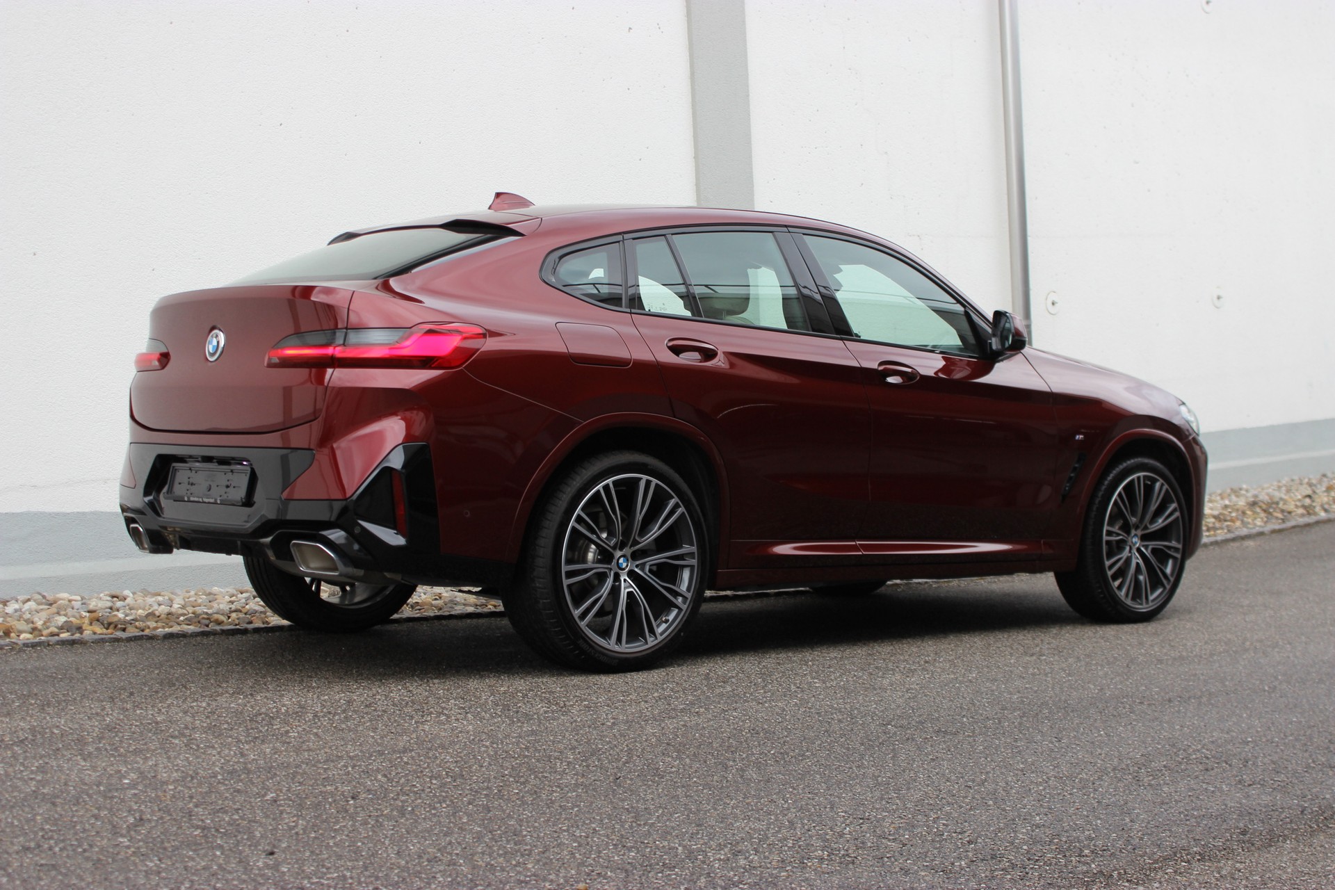 BMW X4 xDrive 48V 20d M Sport *AVENTURINROT METALLIC*-image-2