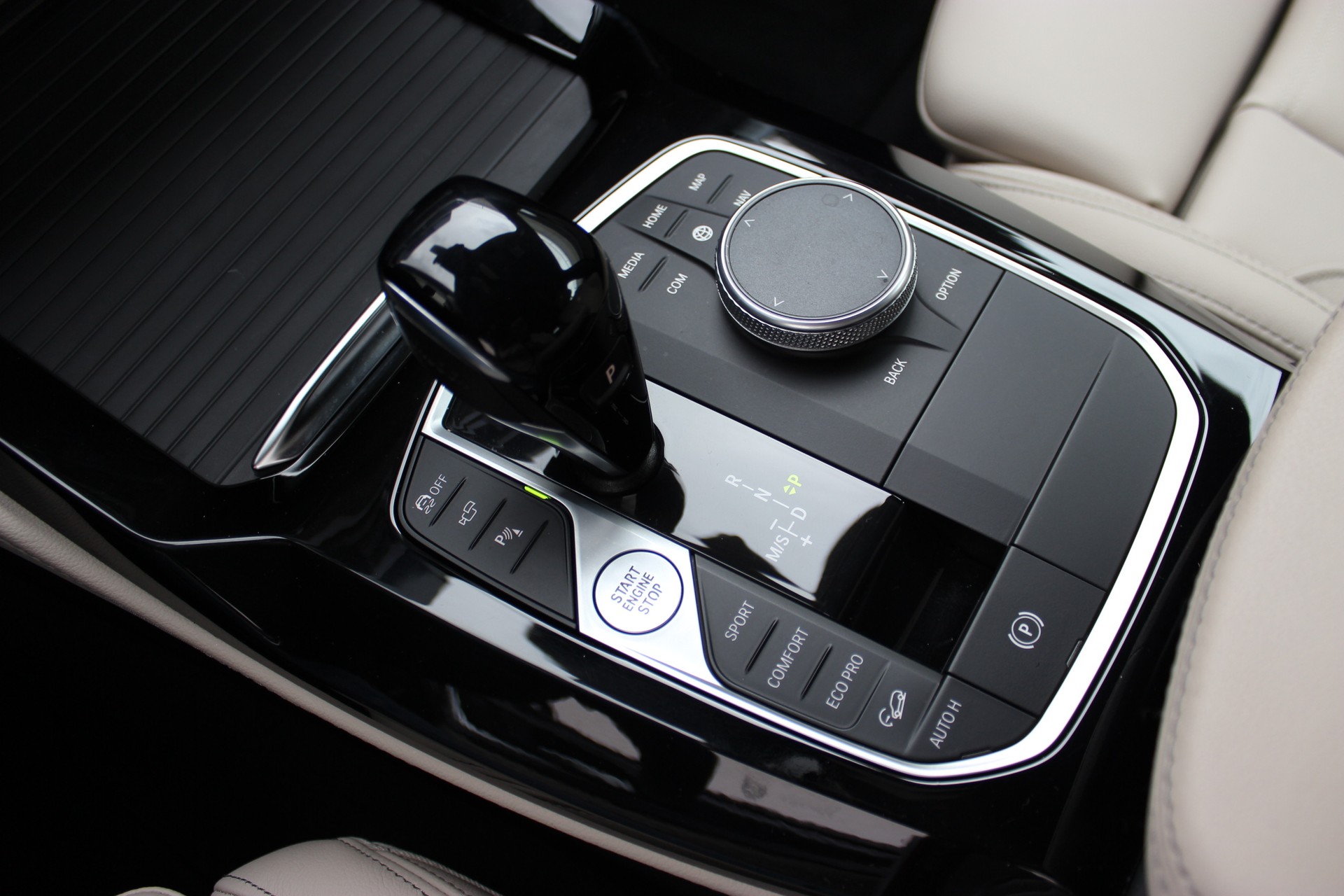BMW X4 xDrive 48V 20d M Sport *AVENTURINROT METALLIC*-image-27