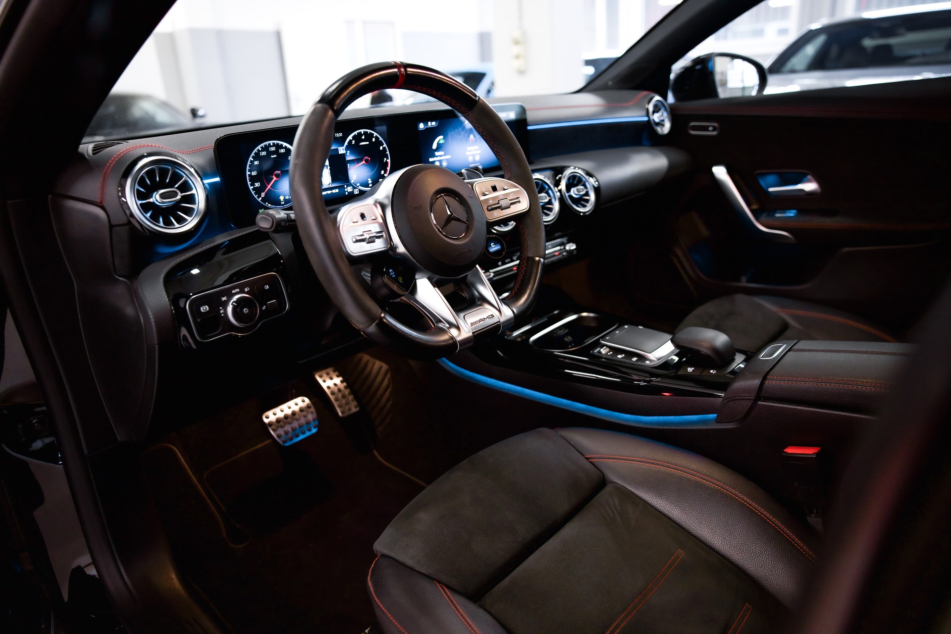 MERCEDES-BENZ CLA Shooting Brake 45 S AMG 4Matic+ 8G-DCT-image-16