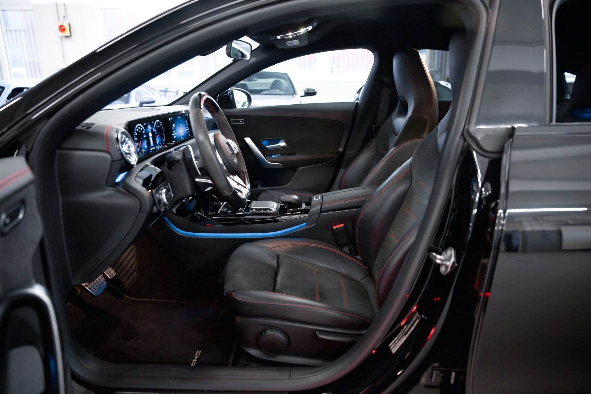 MERCEDES-BENZ CLA Shooting Brake 45 S AMG 4Matic+ 8G-DCT-image-17