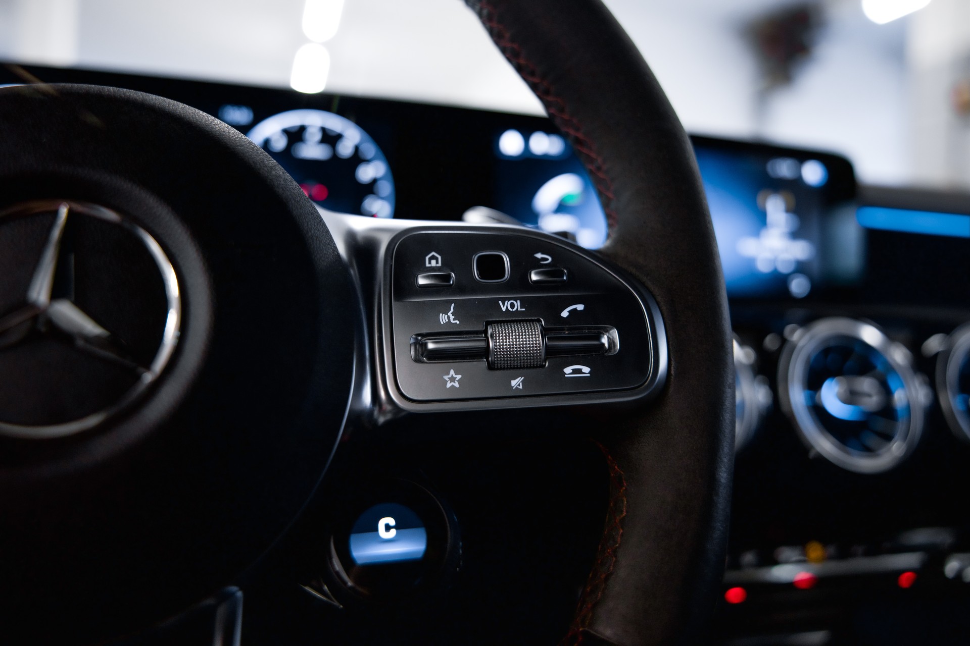 MERCEDES-BENZ CLA Shooting Brake 45 S AMG 4Matic+ 8G-DCT-image-25
