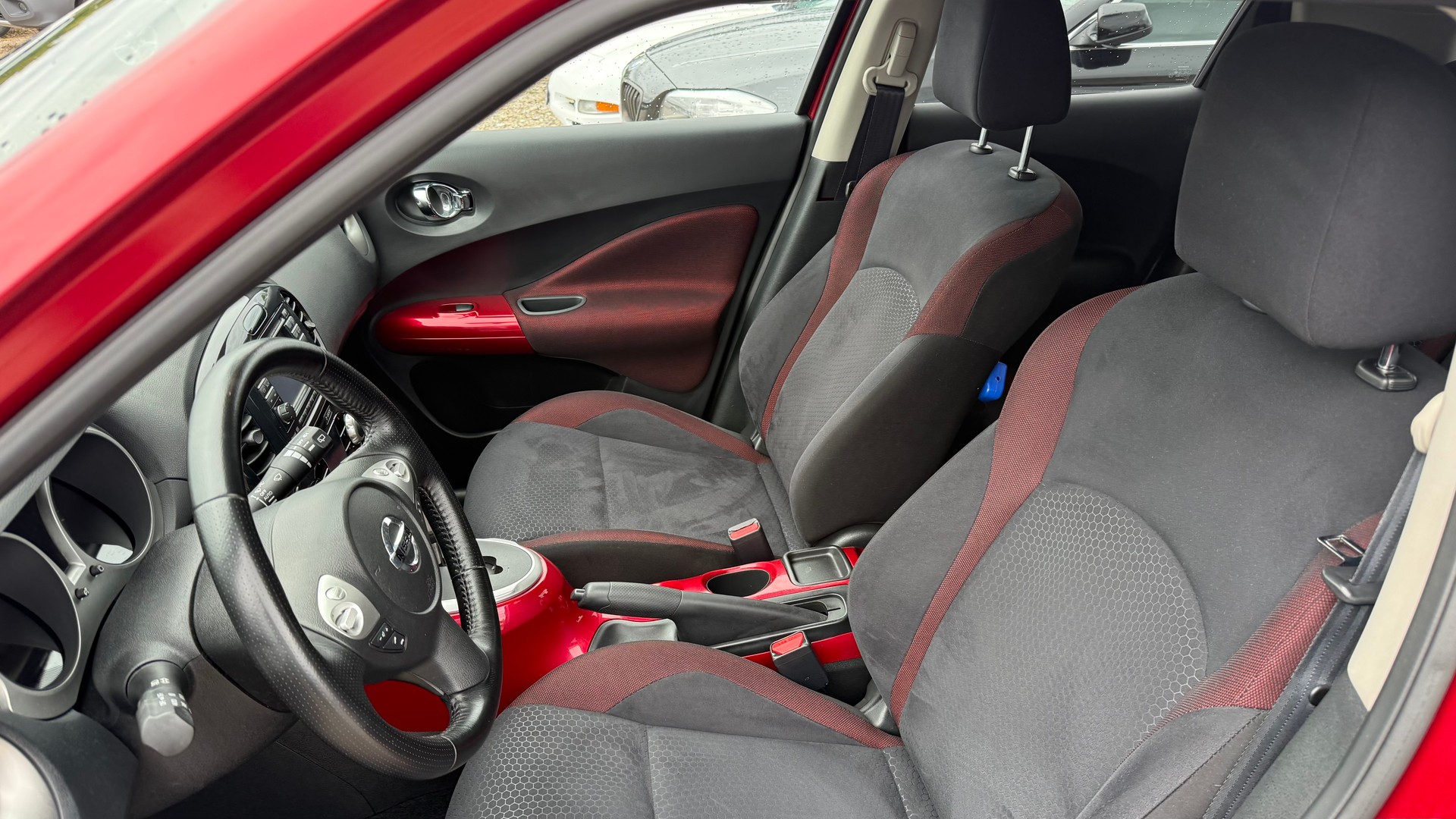NISSAN Juke 1.6 DIG-T tekna 4x4 Xtronic M-CVT-showroom-element-3