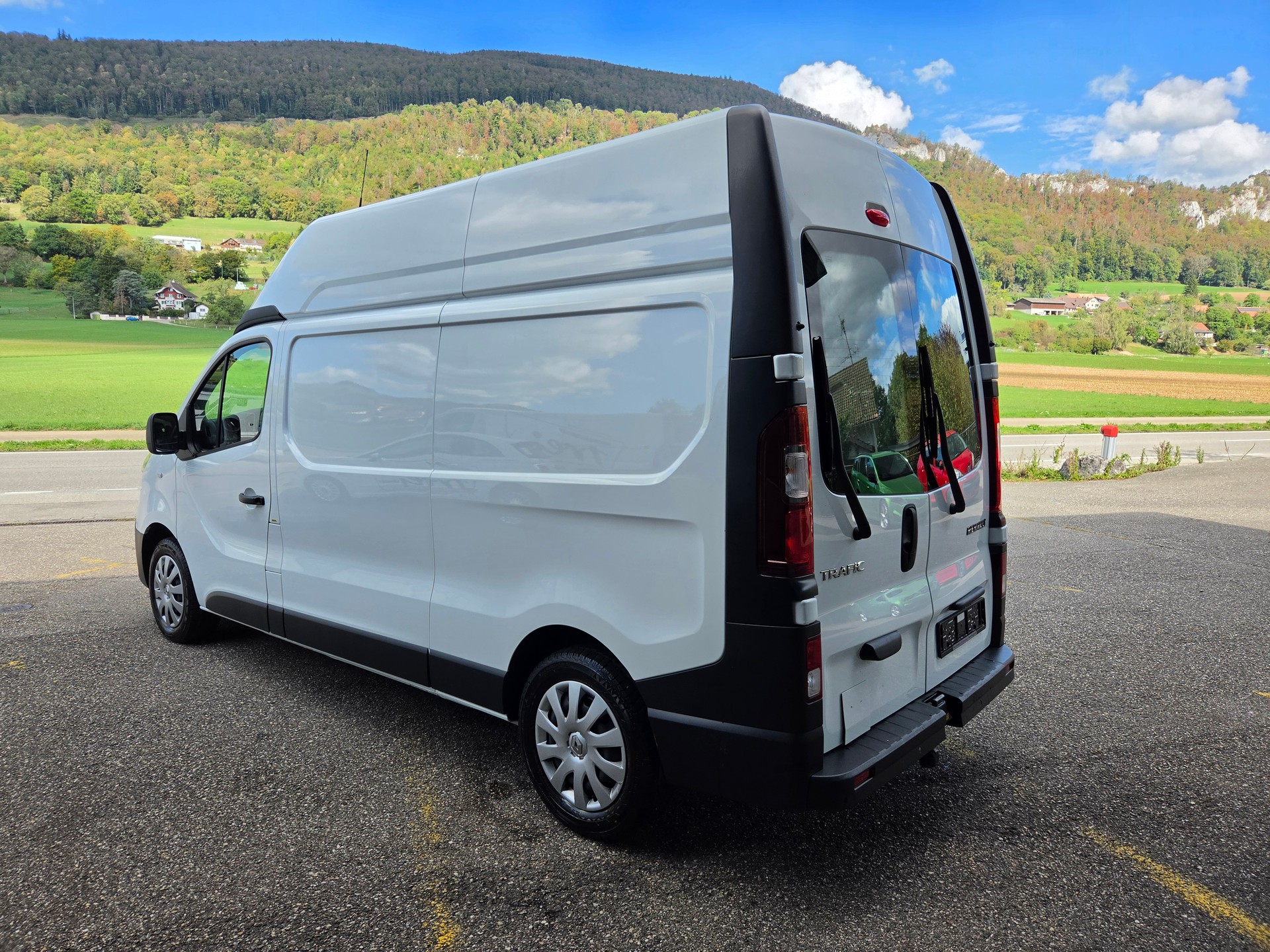 RENAULT Trafic 2.0 ENERGY dCi145 3.0t Business L2H2-image-3