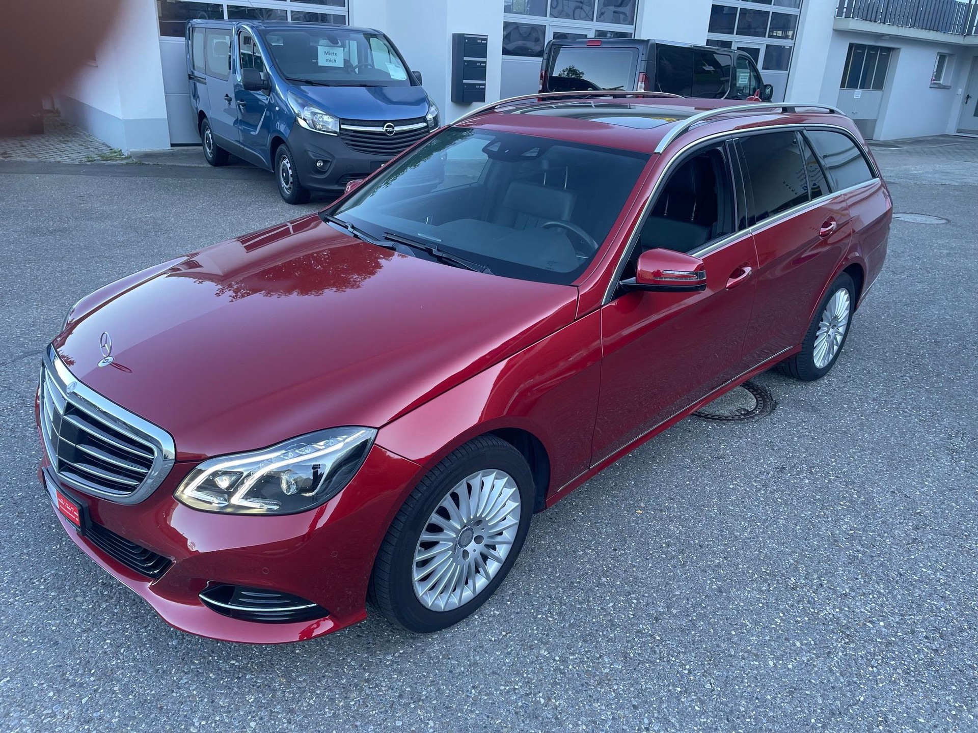 MERCEDES-BENZ E-Klasse S212 Kombi E 220 CDI BlueTec Elegance 4m-image-0