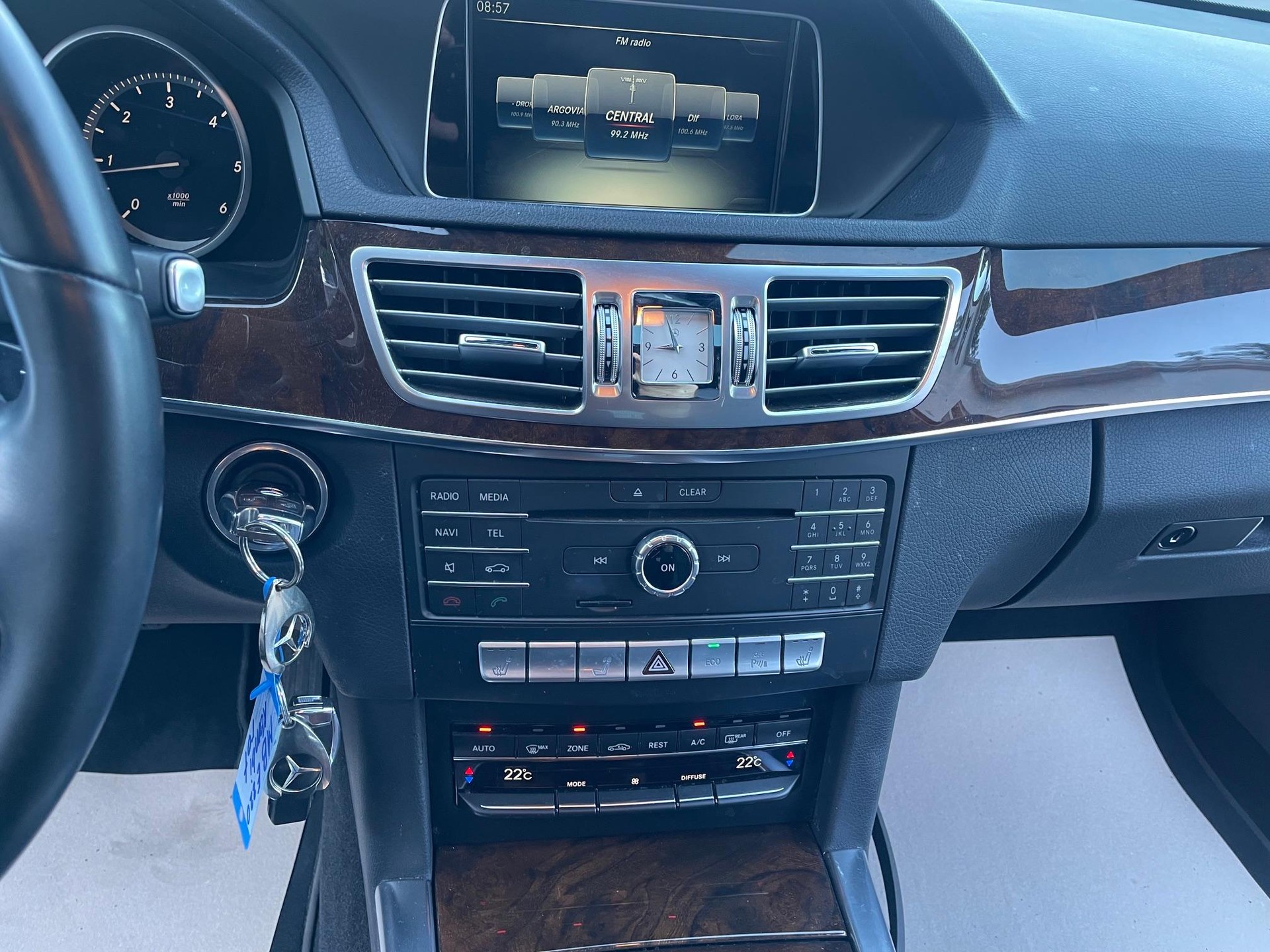 MERCEDES-BENZ E-Klasse S212 Kombi E 220 CDI BlueTec Elegance 4m-image-7