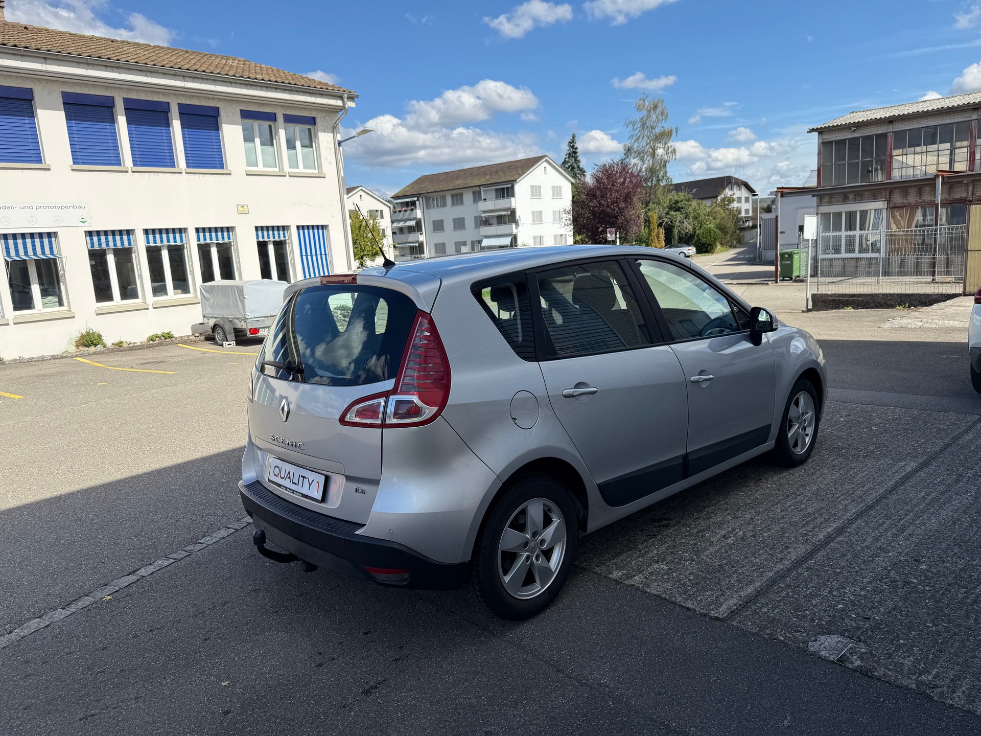 RENAULT Scénic 1.4 16V Turbo Privilège-image-5