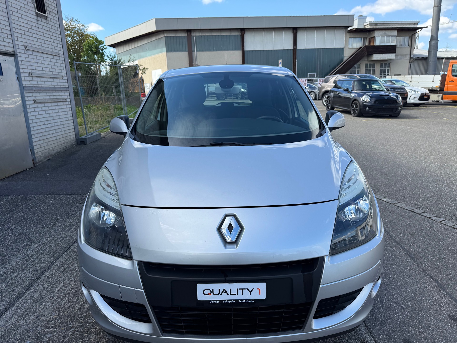 RENAULT Scénic 1.4 16V Turbo Privilège-image-1