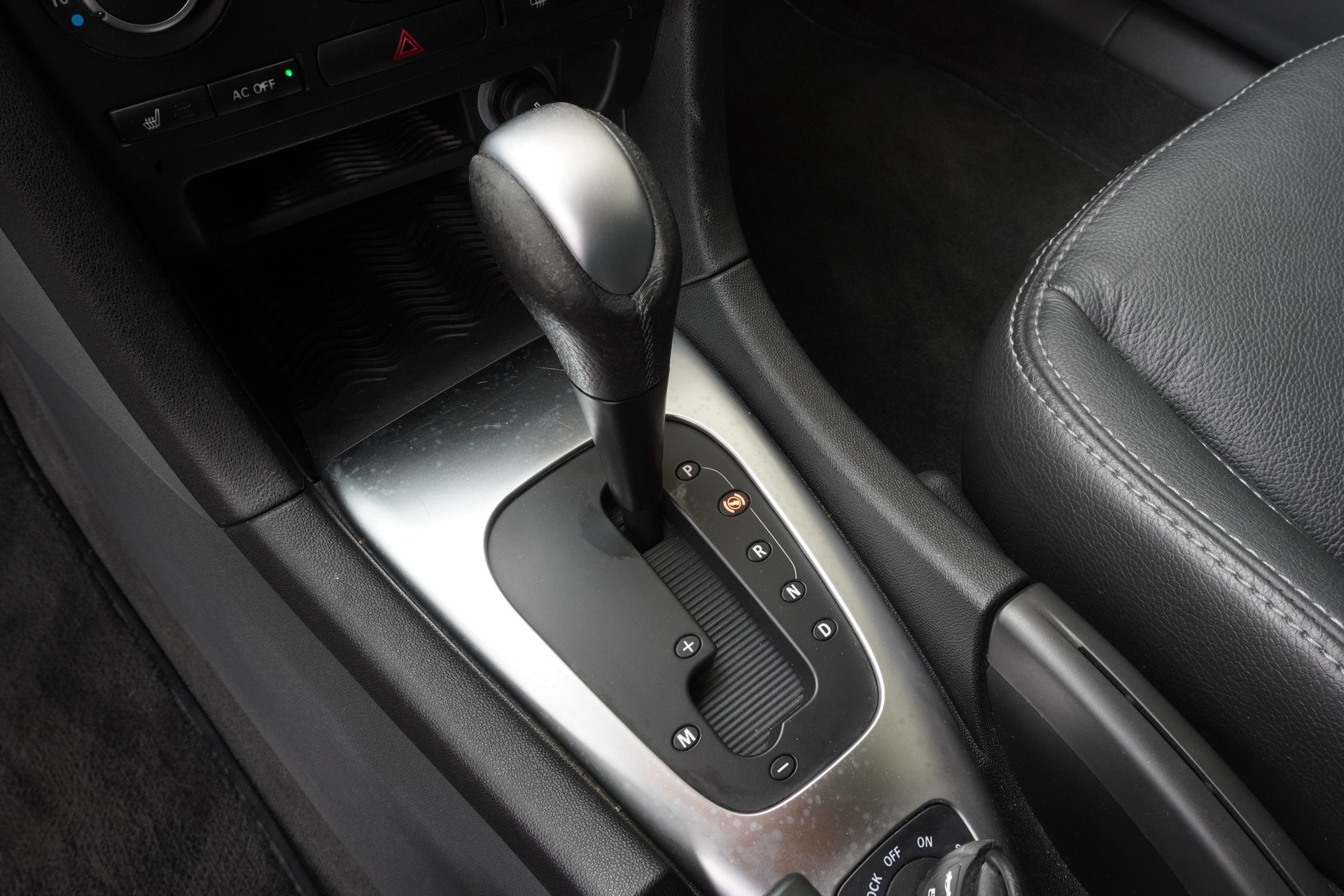 SAAB 9-3 2.8T V6 Aero-image-12