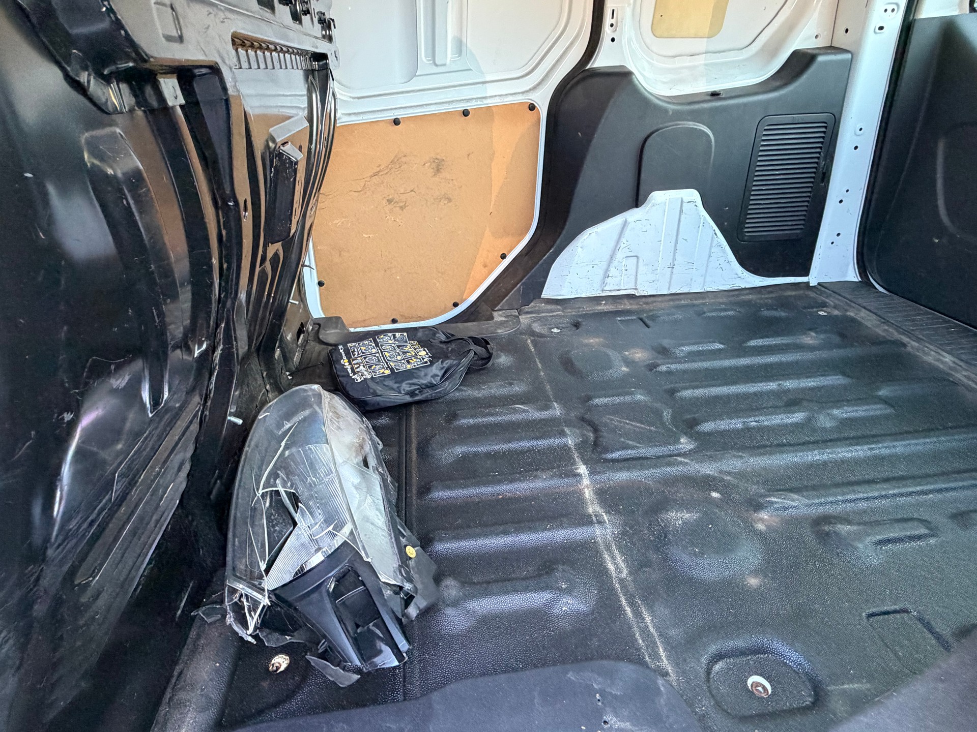 FORD Transit Connect Van T200 1.0 EcoBoost Trend-image-13