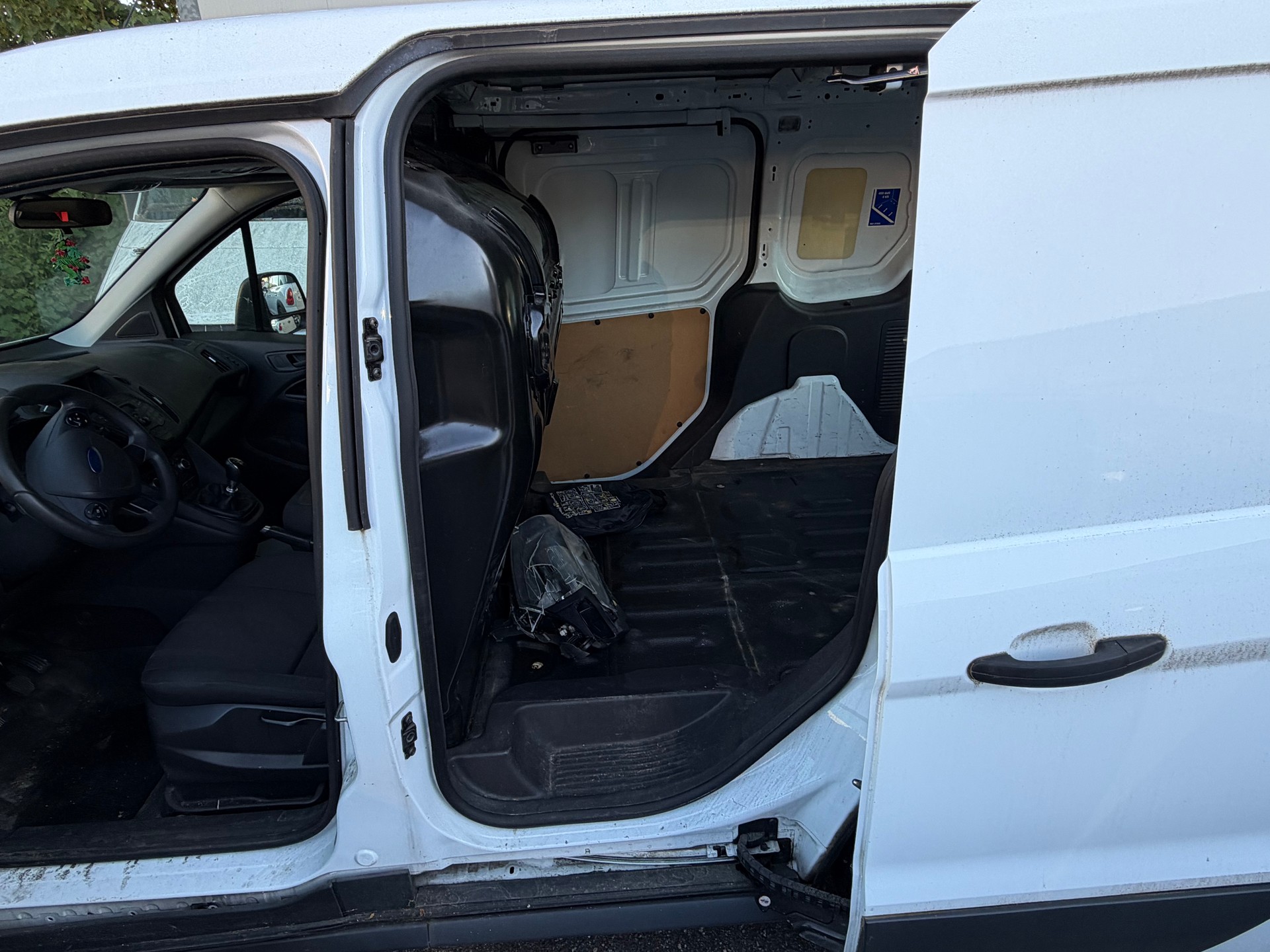 FORD Transit Connect Van T200 1.0 EcoBoost Trend-image-12