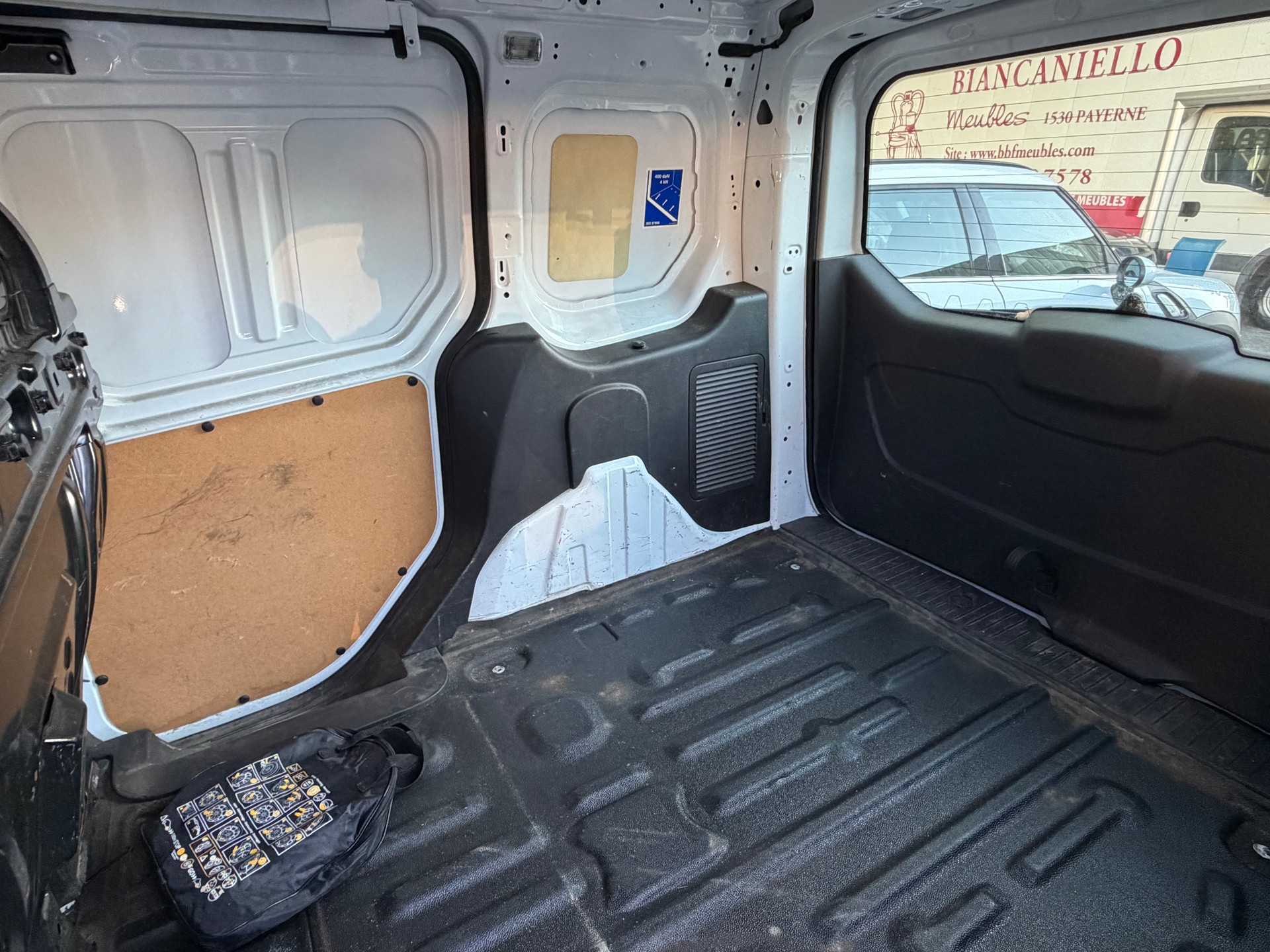 FORD Transit Connect Van T200 1.0 EcoBoost Trend-image-14