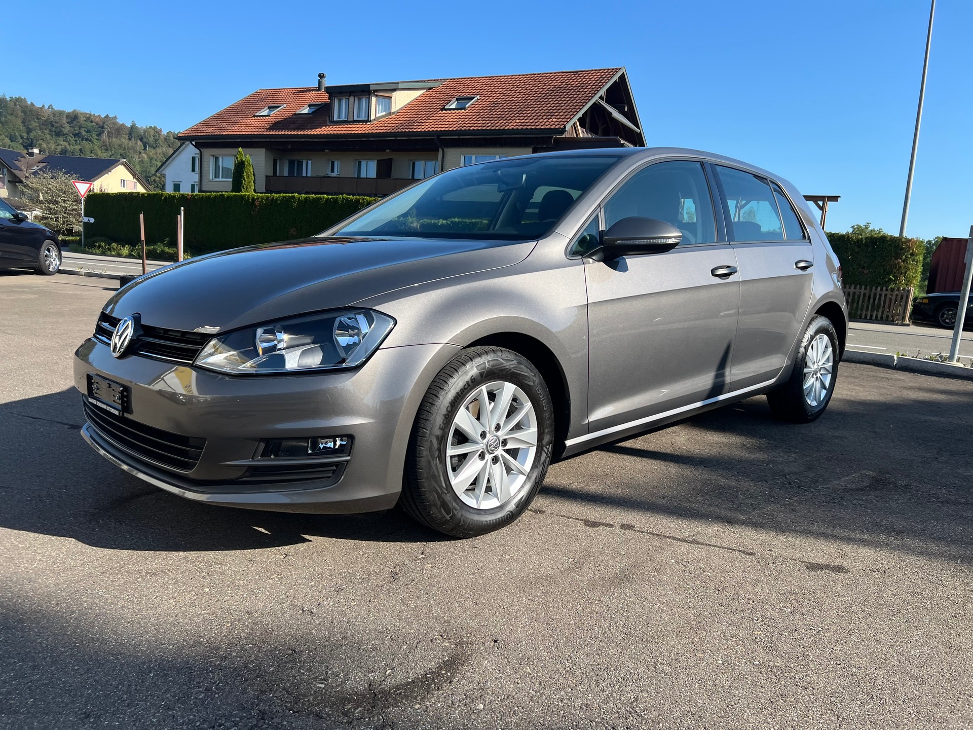 VW Golf 1.2 TSI Trendline-image-1