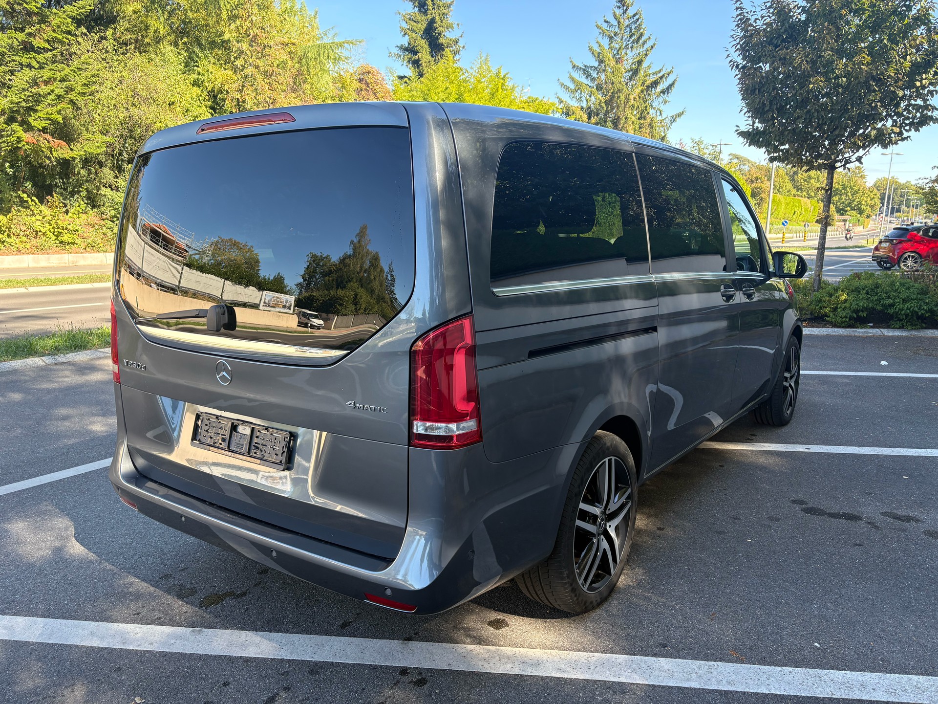 MERCEDES-BENZ V 250 d Avantgarde lang 4Matic 7G-Tronic-image-3