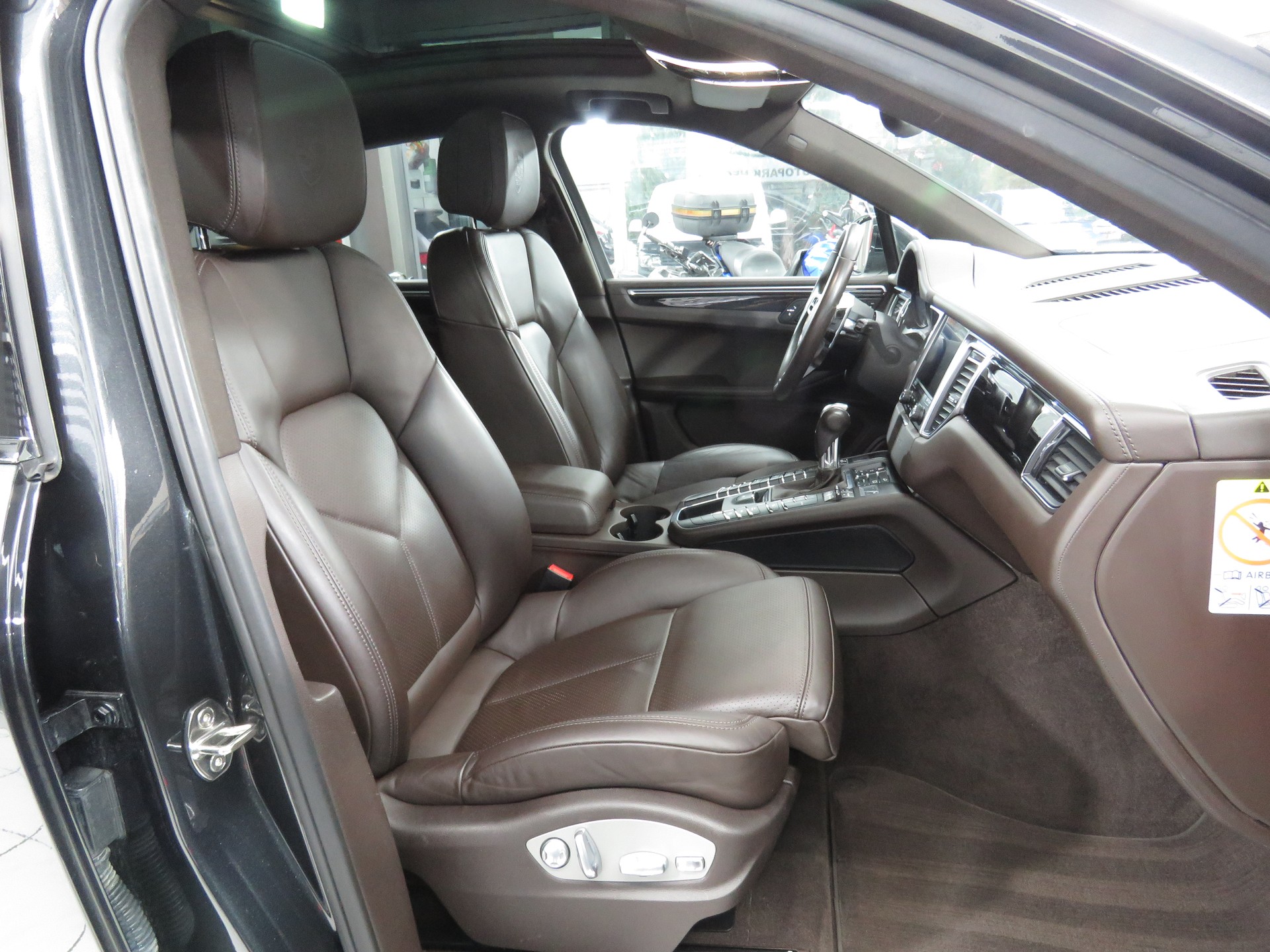 PORSCHE Macan S PDK Automat-image-12