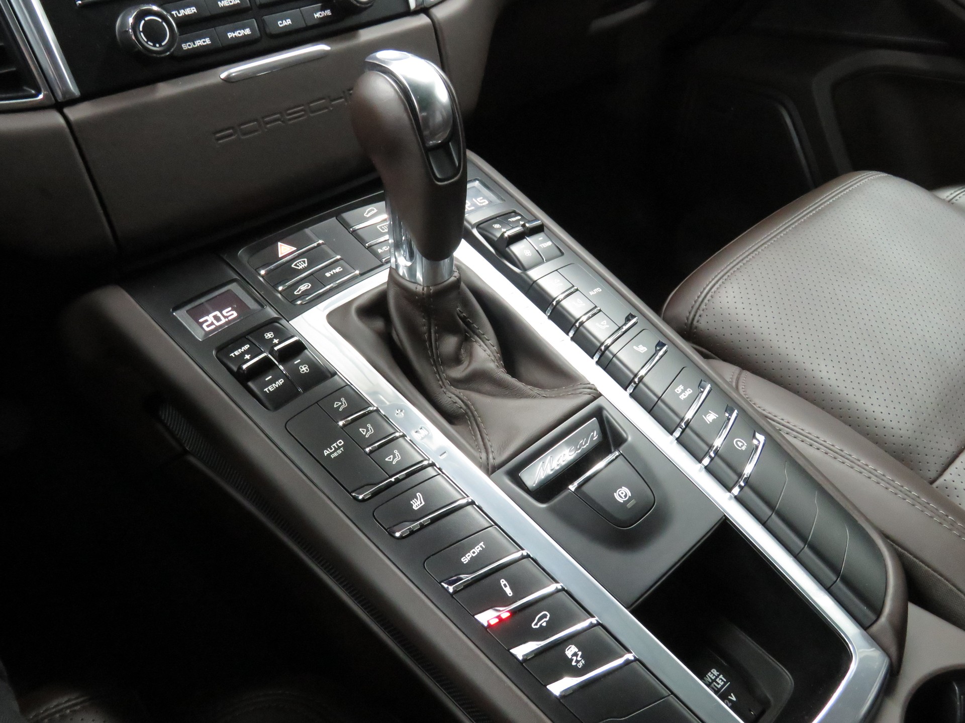 PORSCHE Macan S PDK Automat-image-18