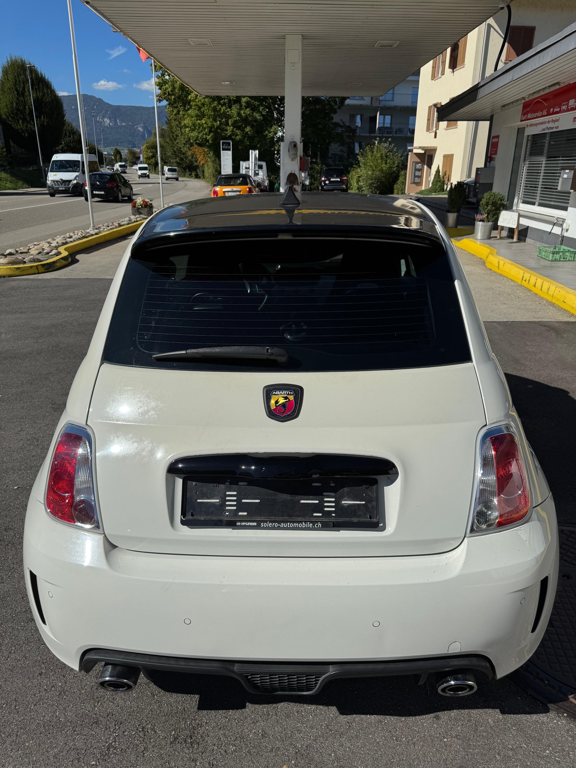 FIAT 500 1.4 16V Turbo Abarth-image-3