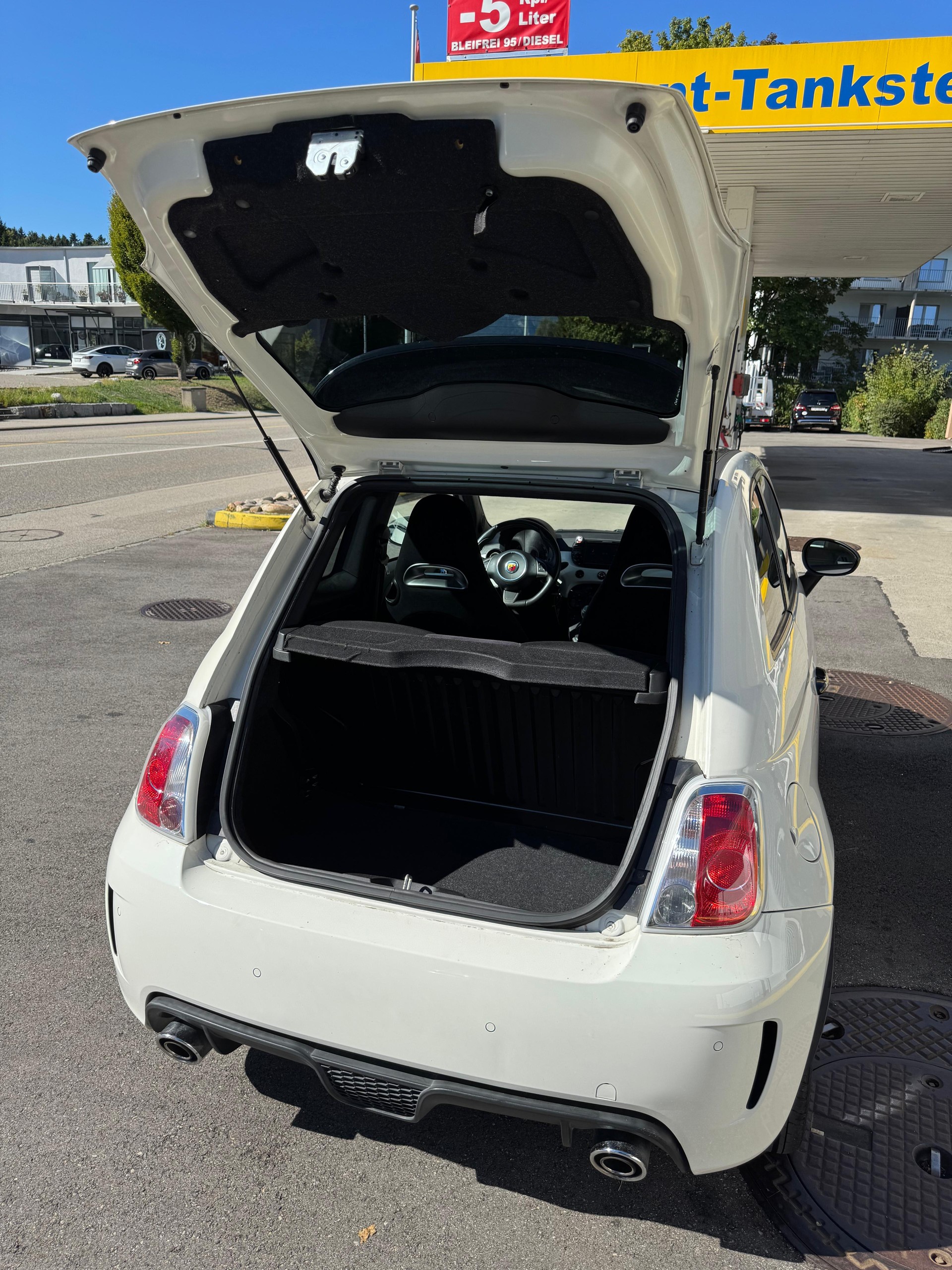 FIAT 500 1.4 16V Turbo Abarth-image-4