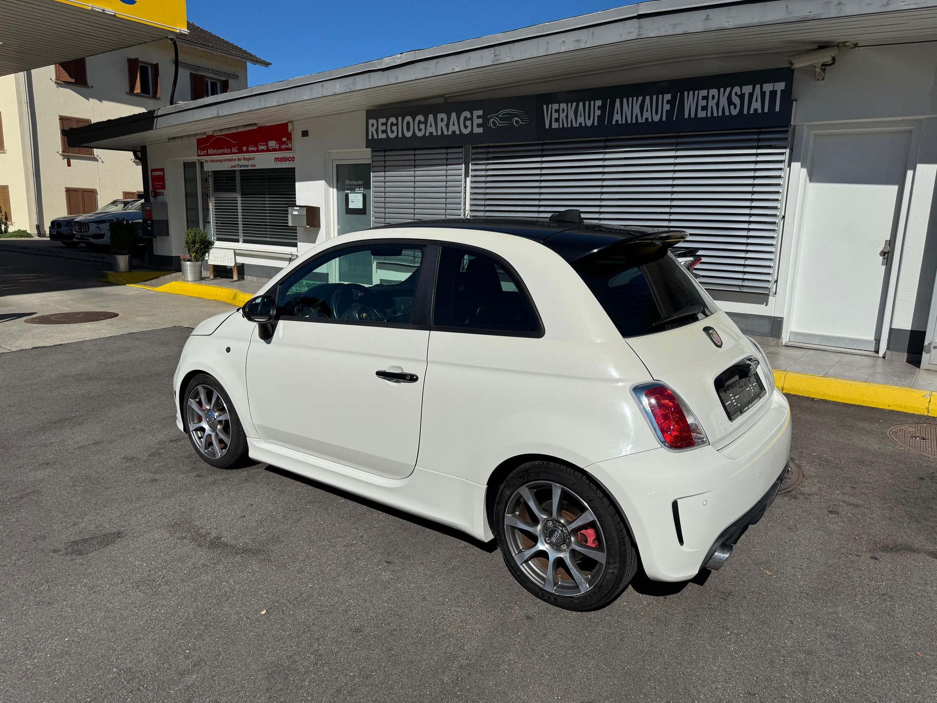 FIAT 500 1.4 16V Turbo Abarth-image-2