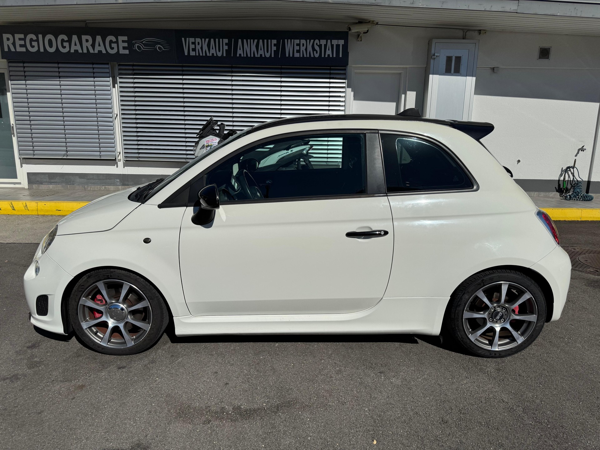 FIAT 500 1.4 16V Turbo Abarth-image-1