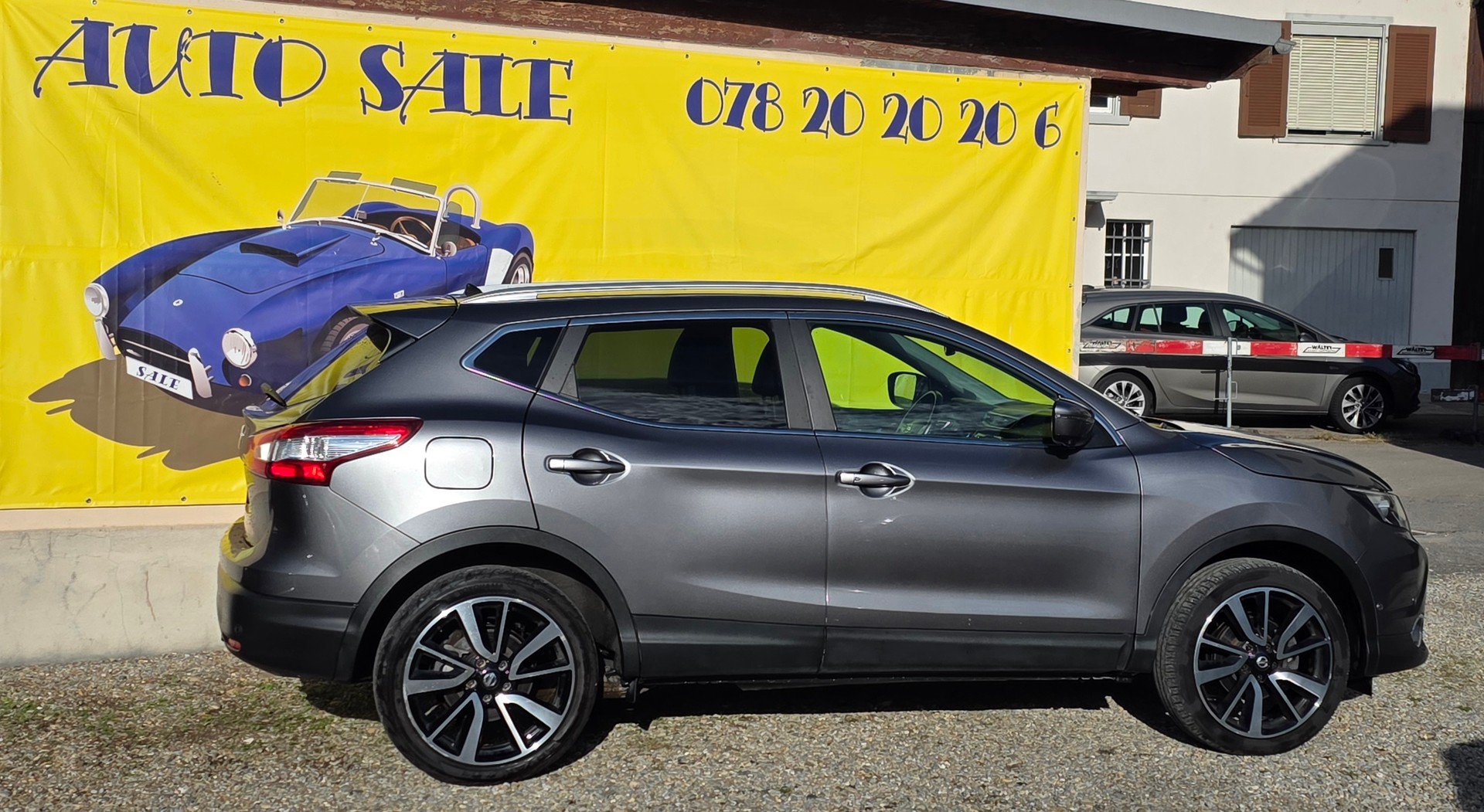NISSAN Qashqai 1.6 dCi N-Connecta ALL-MODE 4x4-image-2